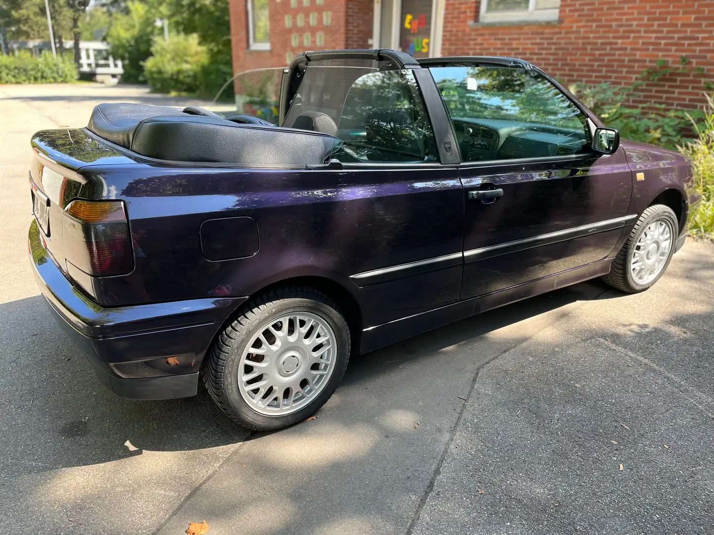 Volkswagen Golf Cabriolet Golf Cabrio 1.8 Karmann 90 PS Violet - 1