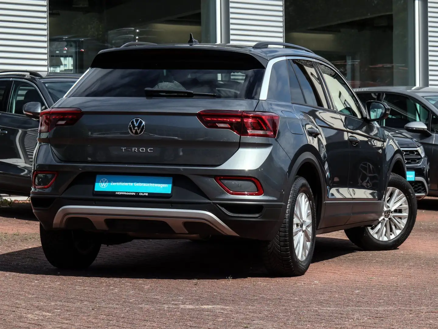 Volkswagen T-Roc 2.0 TDI Life AHK NAVI DAB LED APP-CONNECT Grijs - 2