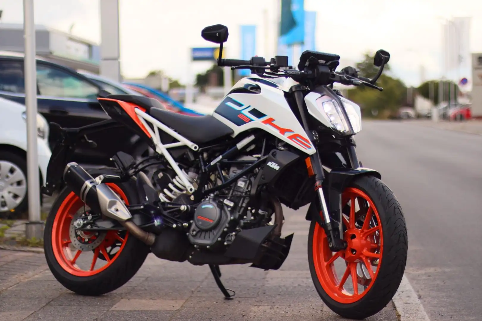 KTM Duke 125 Weiß - 1