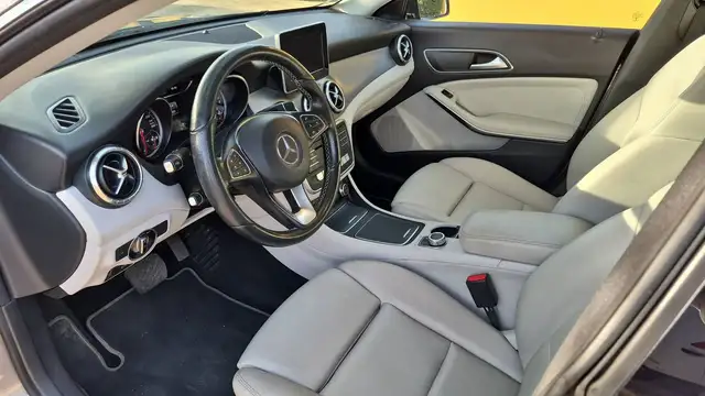 Mercedes-Benz Unknown Model view 8