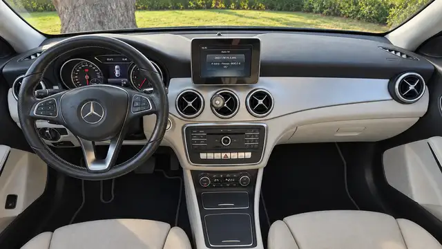 Mercedes-Benz Unknown Model view 11