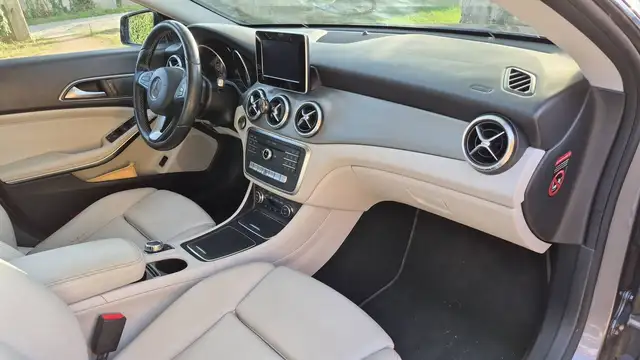 Mercedes-Benz Unknown Model view 10