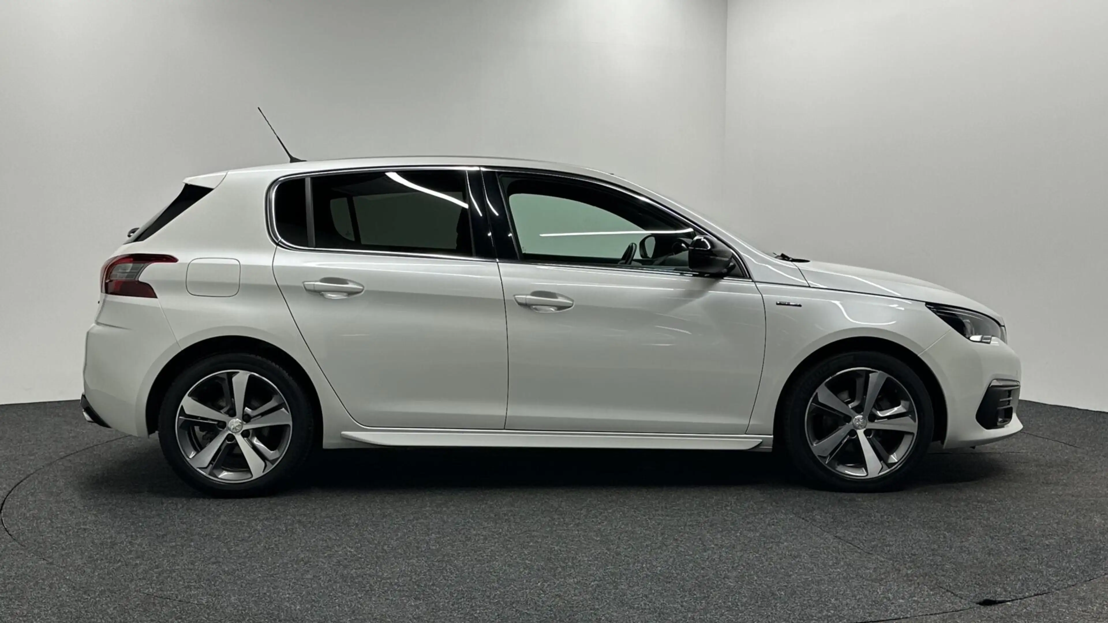 Peugeot 308 1.2 PureTech GT-line 131PK PANO CRUISE CAMERA CLIM — photo 9