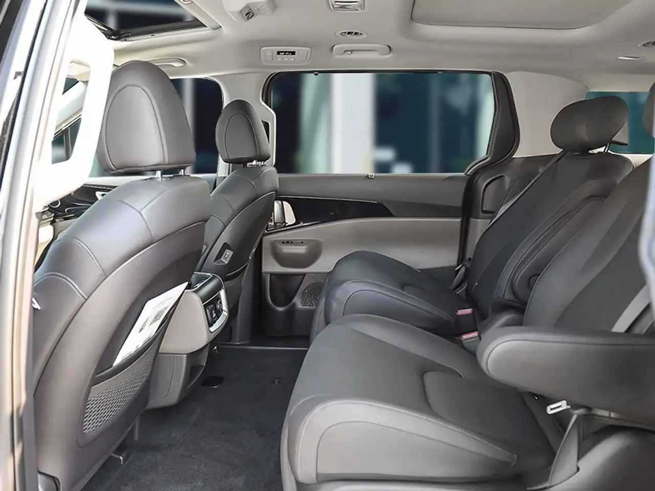 Kia Carnival photo Kia Carnival