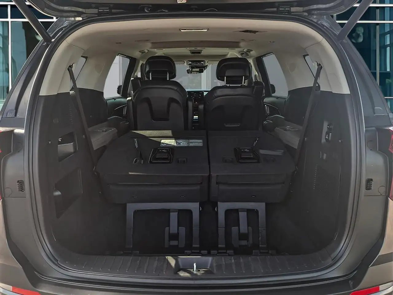 Kia Carnival photo Kia Carnival