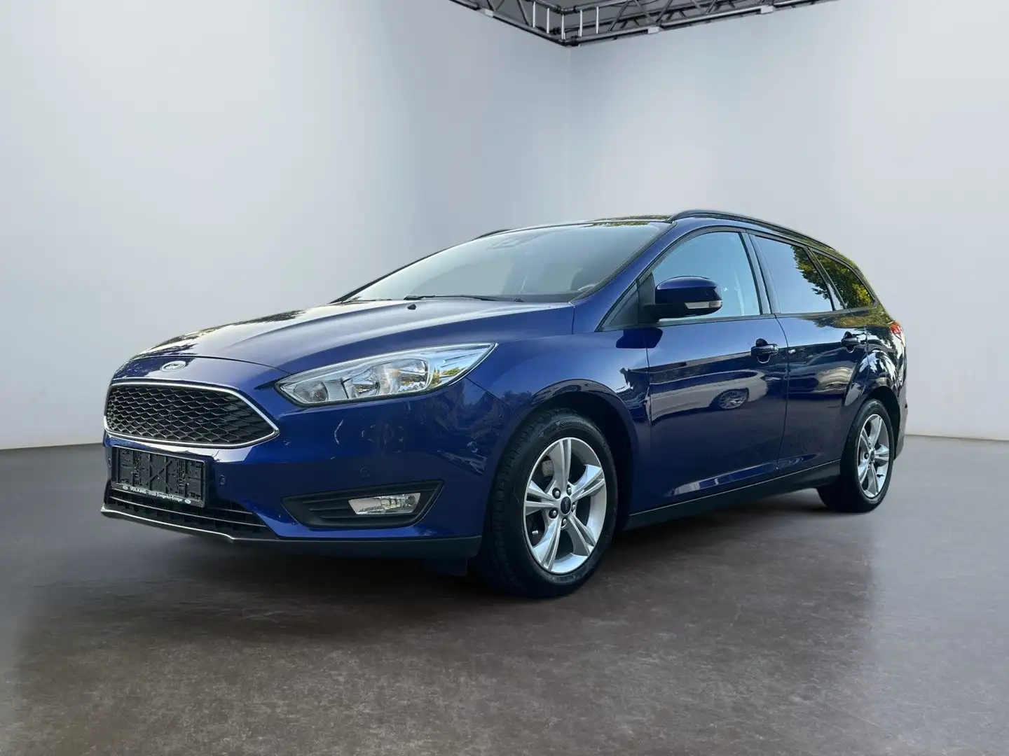 Ford Focus Turnier Business Blau - 1