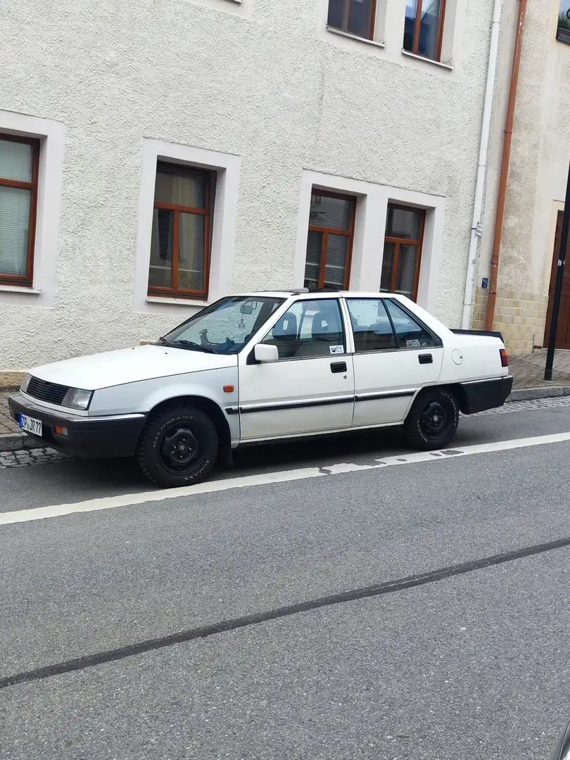 Mitsubishi Lancer 1.5 GLX Blanco - 2
