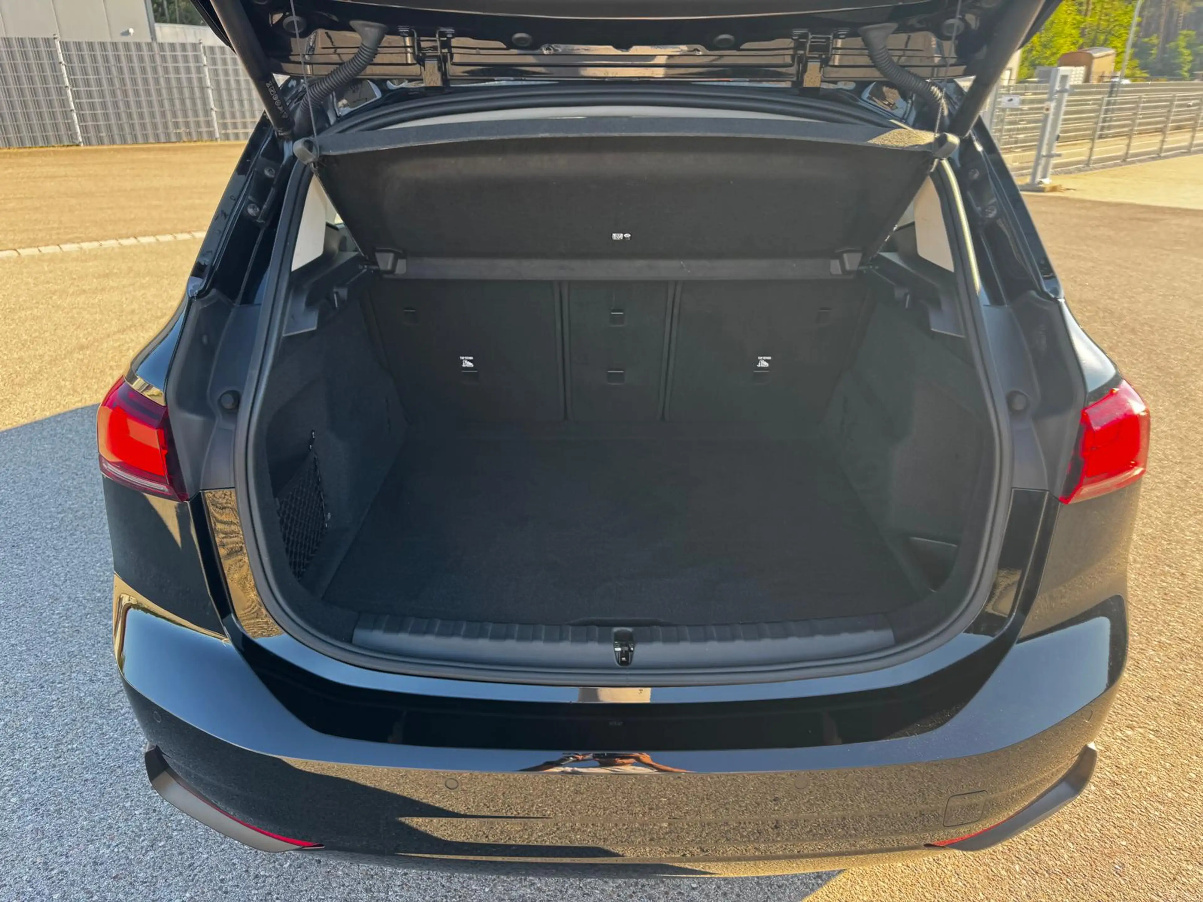 BMW 218 d Active Tourer LED/Kamera/ParkAssist/CarPlay — photo 12