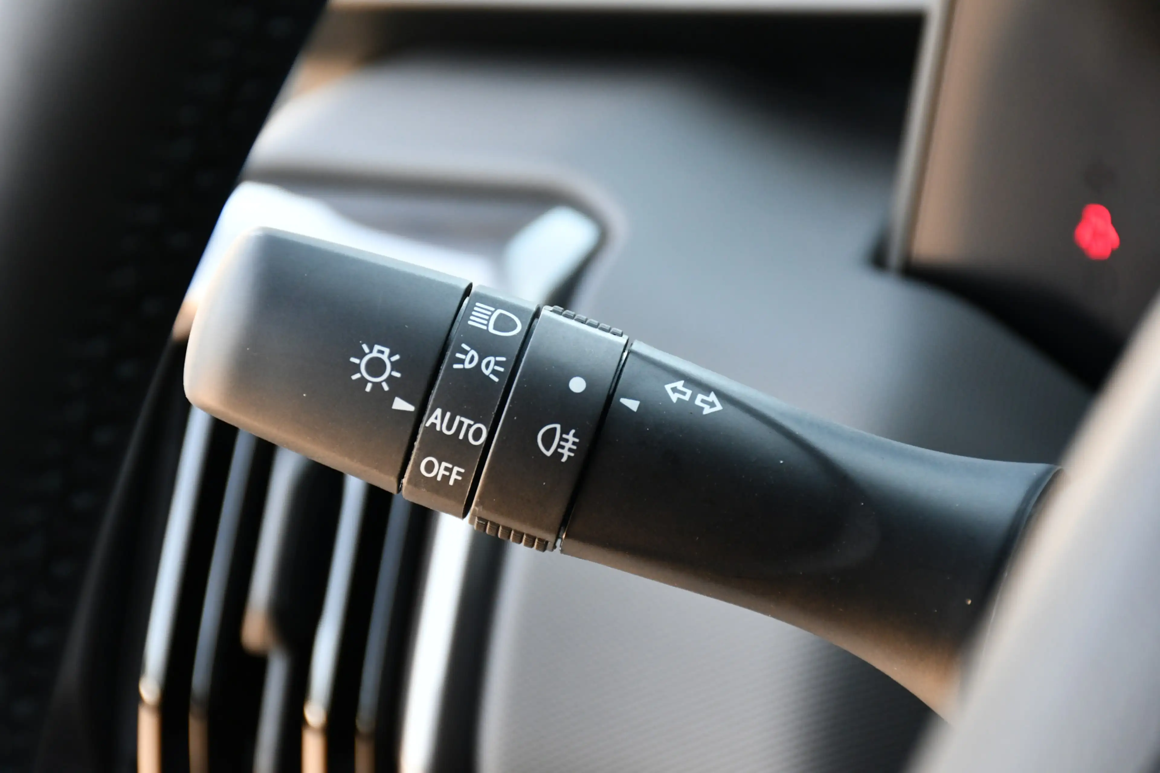Toyota Urban Cruiser Dynamic 61 kWh Automaat 175pk | Nieuw | Direct uit — photo 15