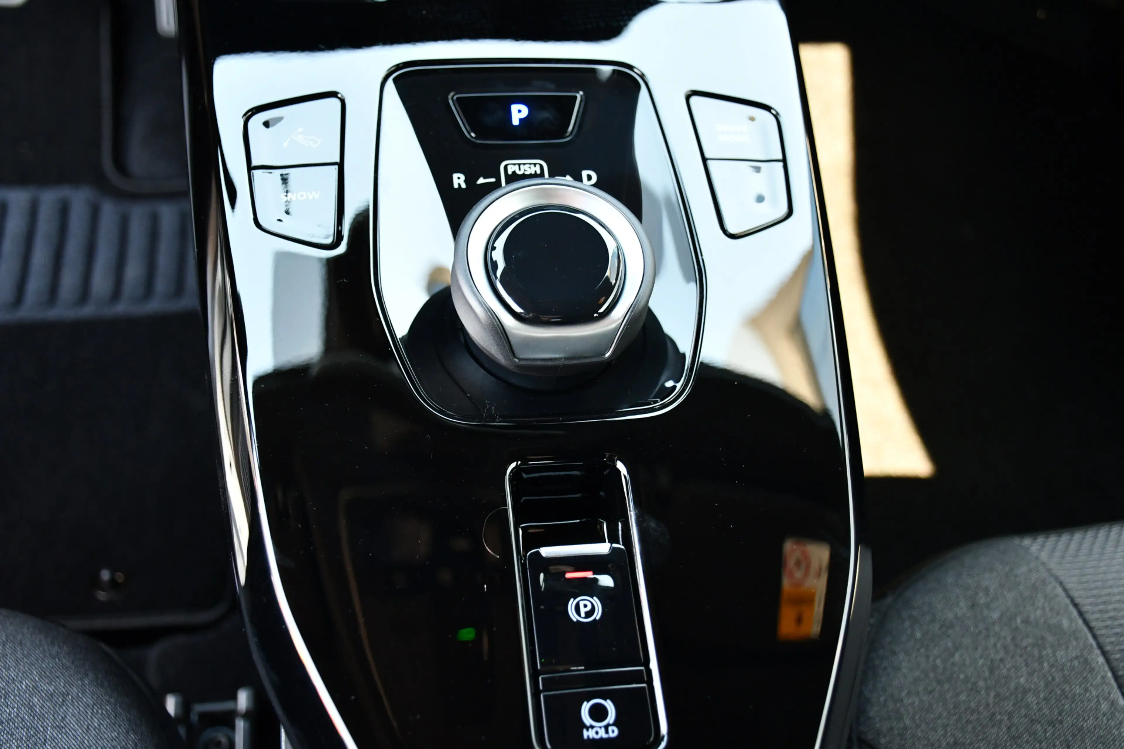 Toyota Urban Cruiser Dynamic 61 kWh Automaat 175pk | Nieuw | Direct uit — photo 12