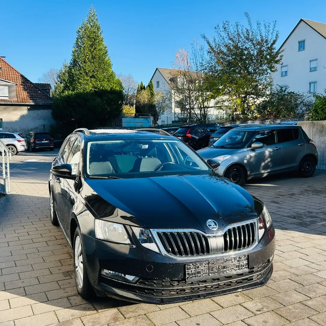 Skoda Octavia Combi Soleil Schwarz - 2