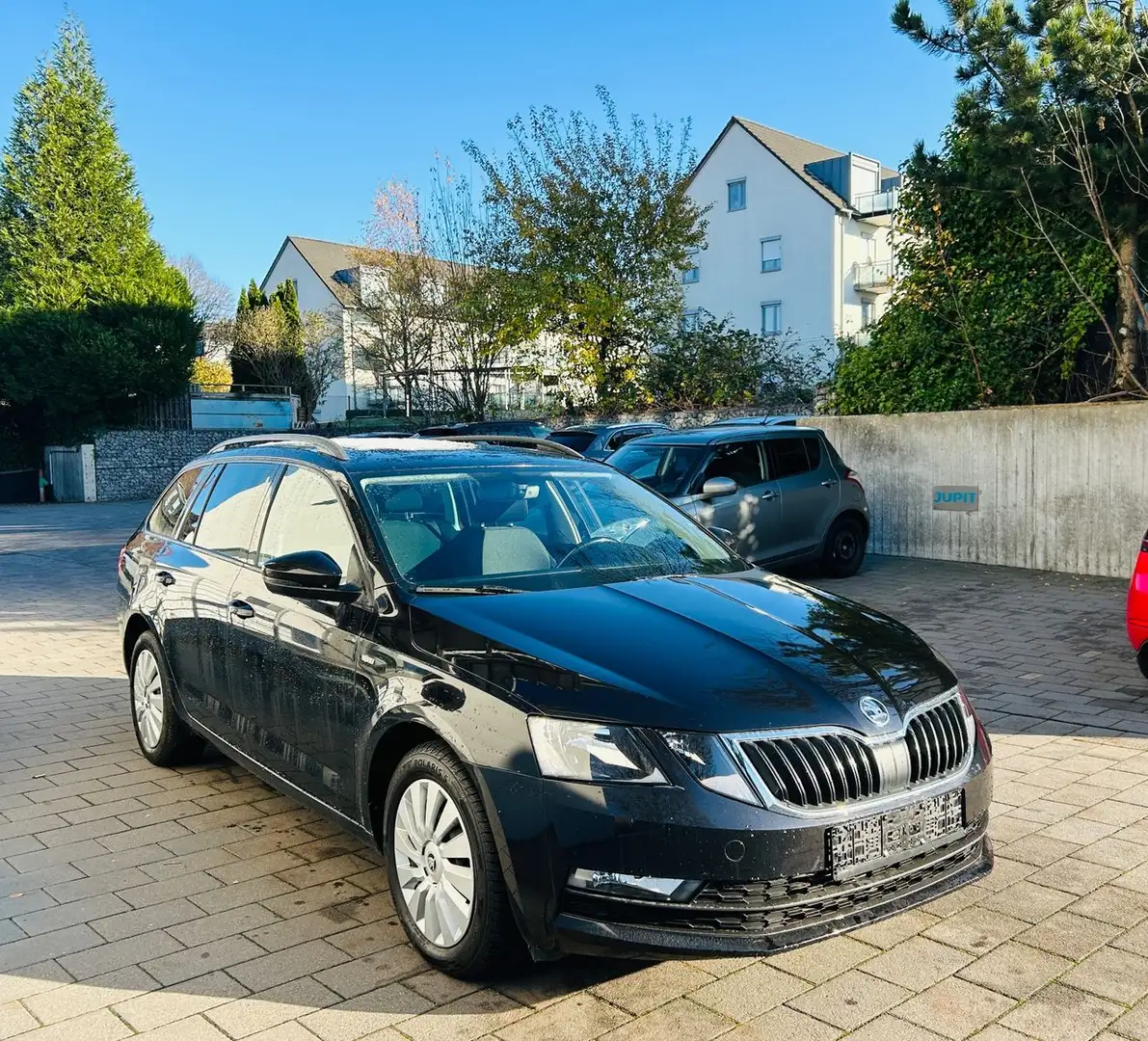 Skoda Octavia Combi Soleil Schwarz - 1