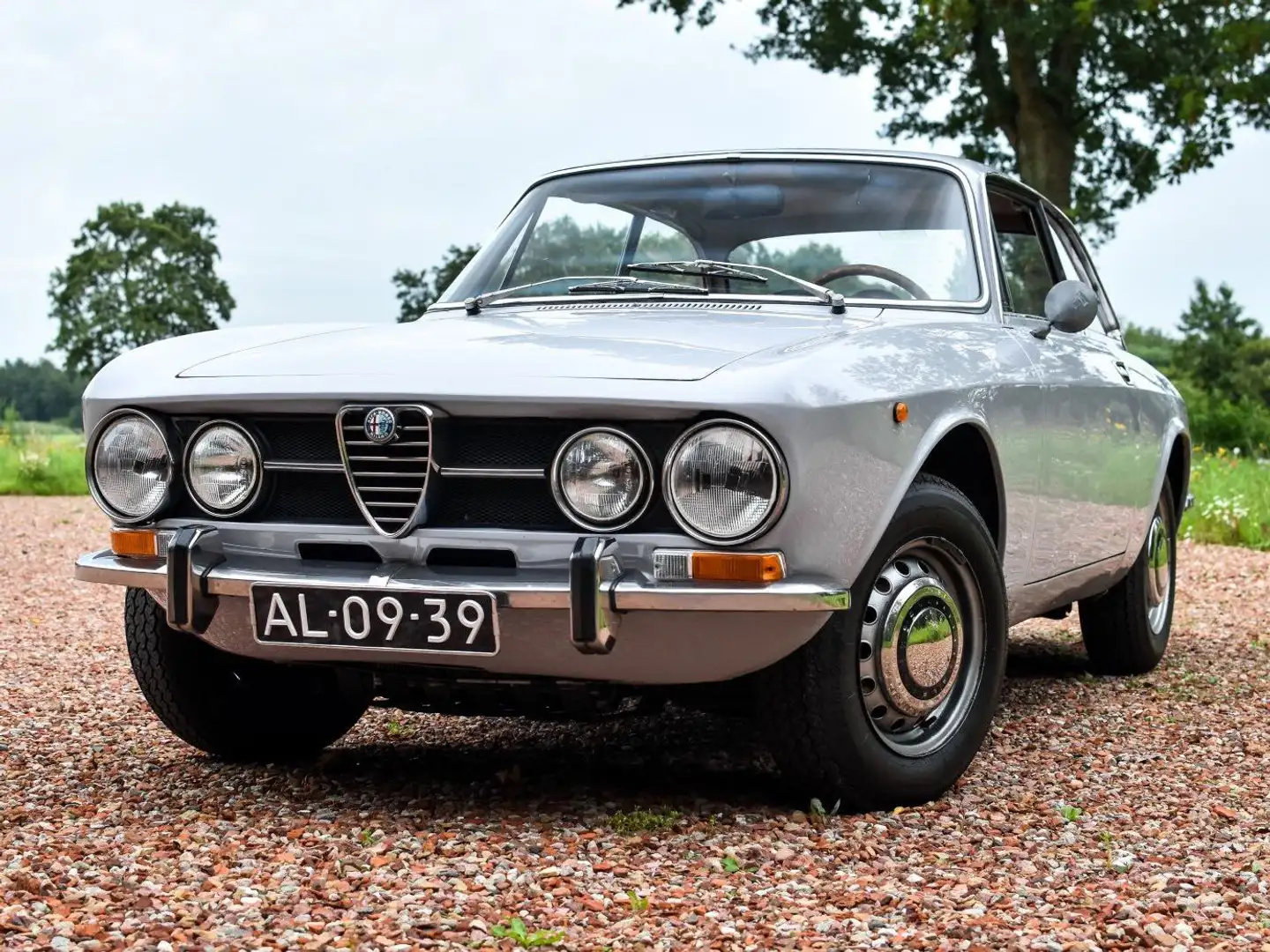 Alfa Romeo GTV 1750 Grau - 1