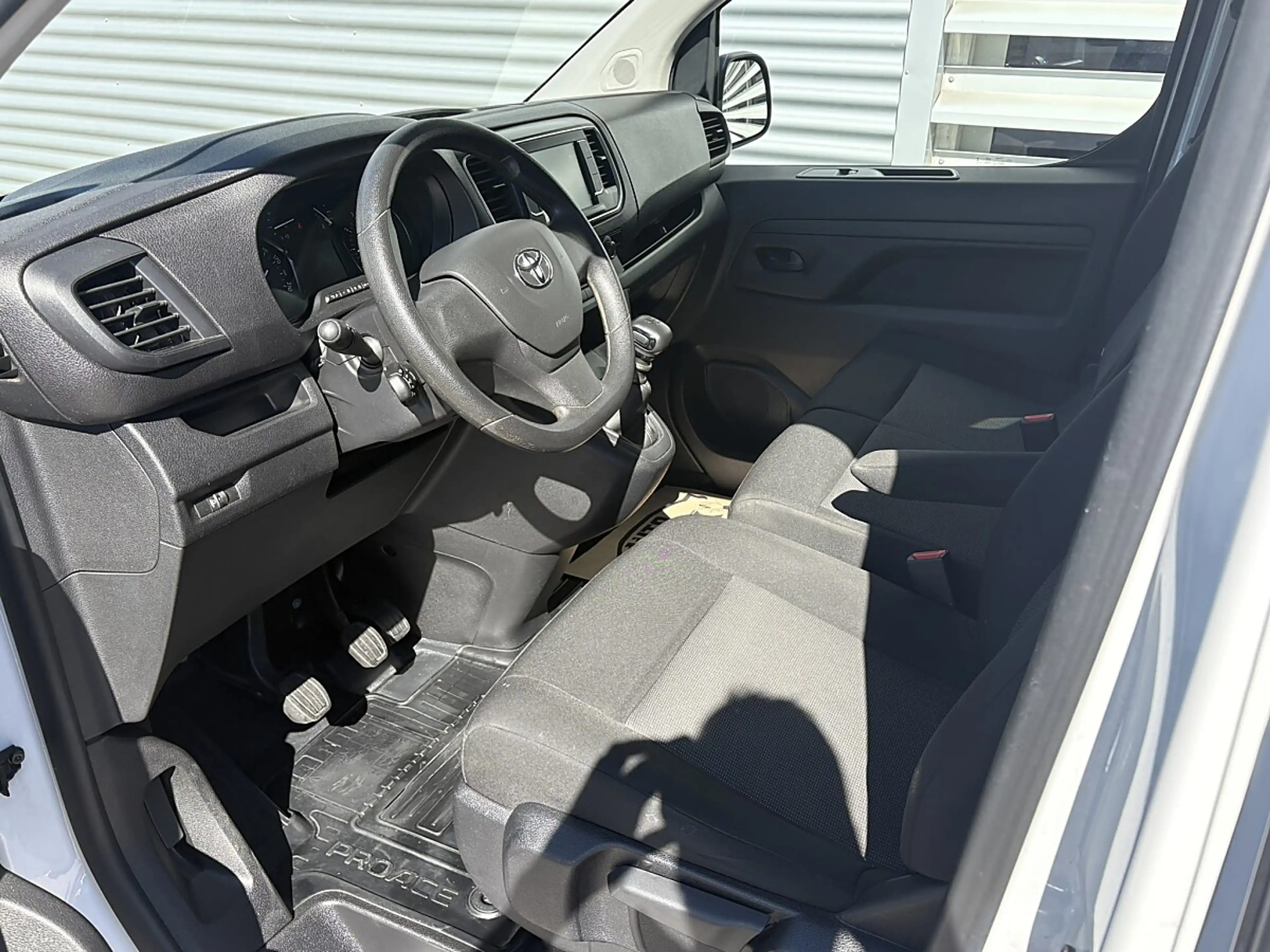 Toyota Proace Pro Ace 2,0 D-4D 145 L2 ProWork — photo 6