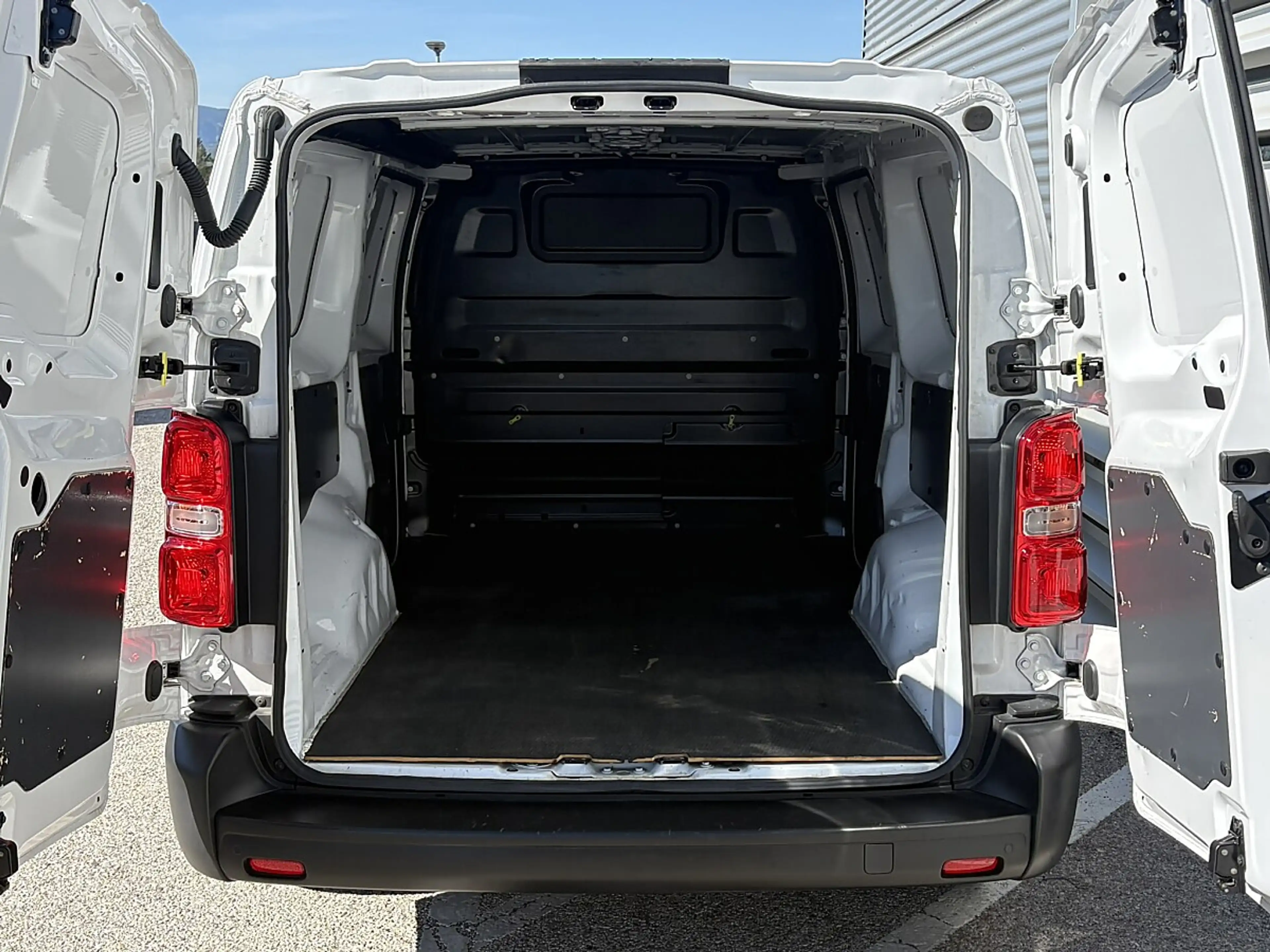 Toyota Proace Pro Ace 2,0 D-4D 145 L2 ProWork — photo 5