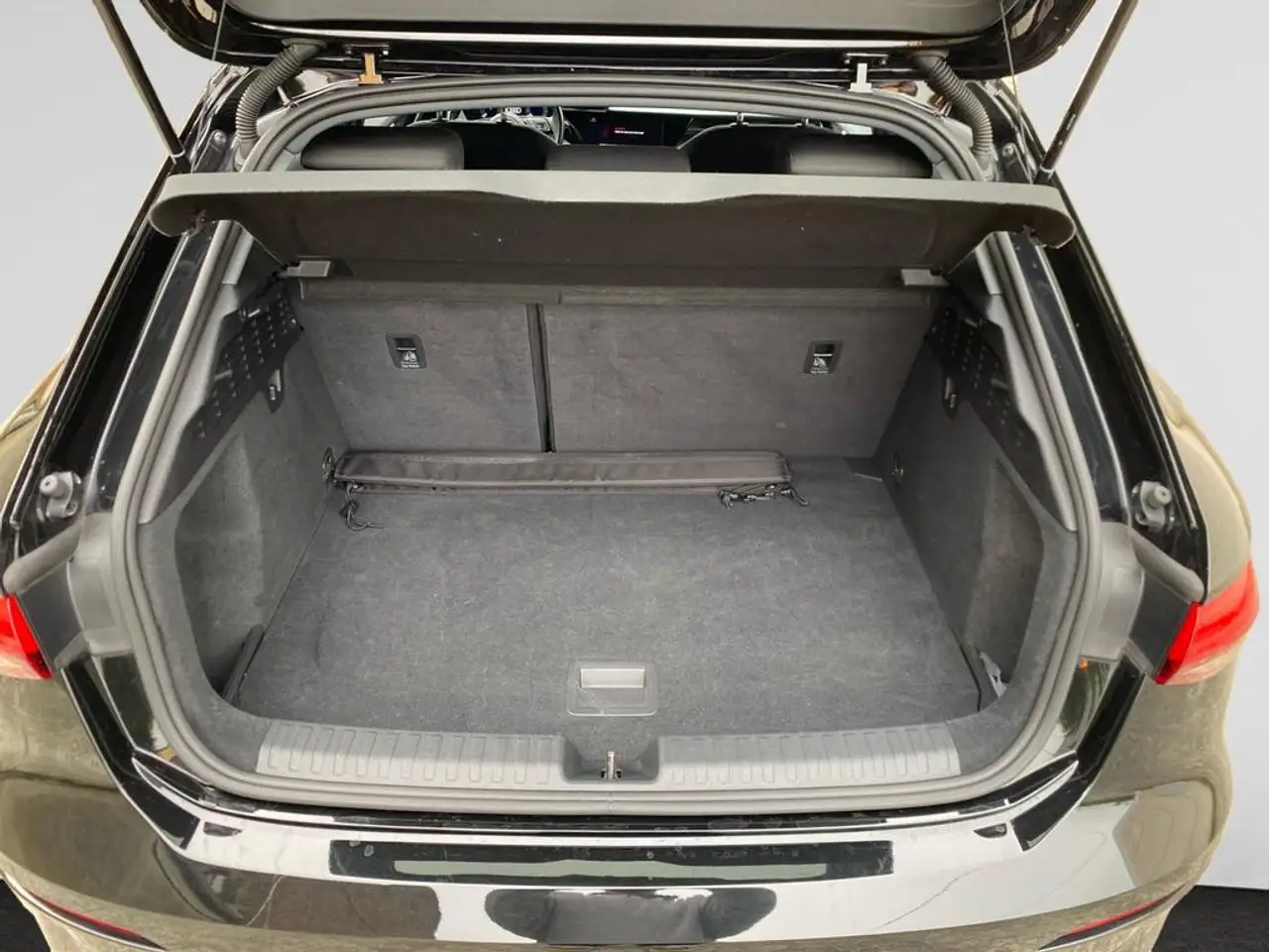 Audi A3 Sportback Audi A3 Sportback Business Edition Attraction 30 TDI 85(116) kW(ch) S tronic 13