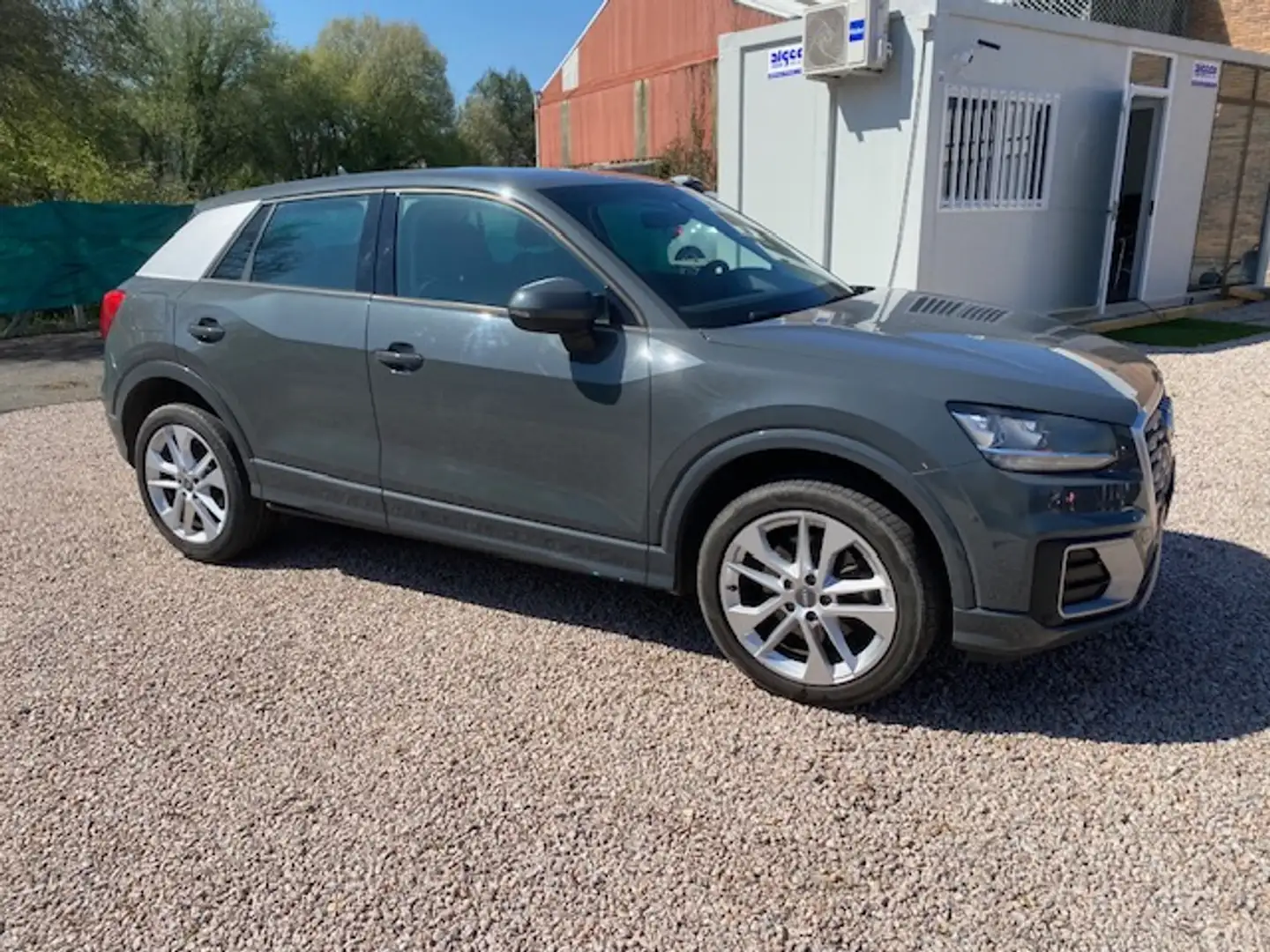 Audi Q2 1.6TDI Sport edition 85kW Gris - 1