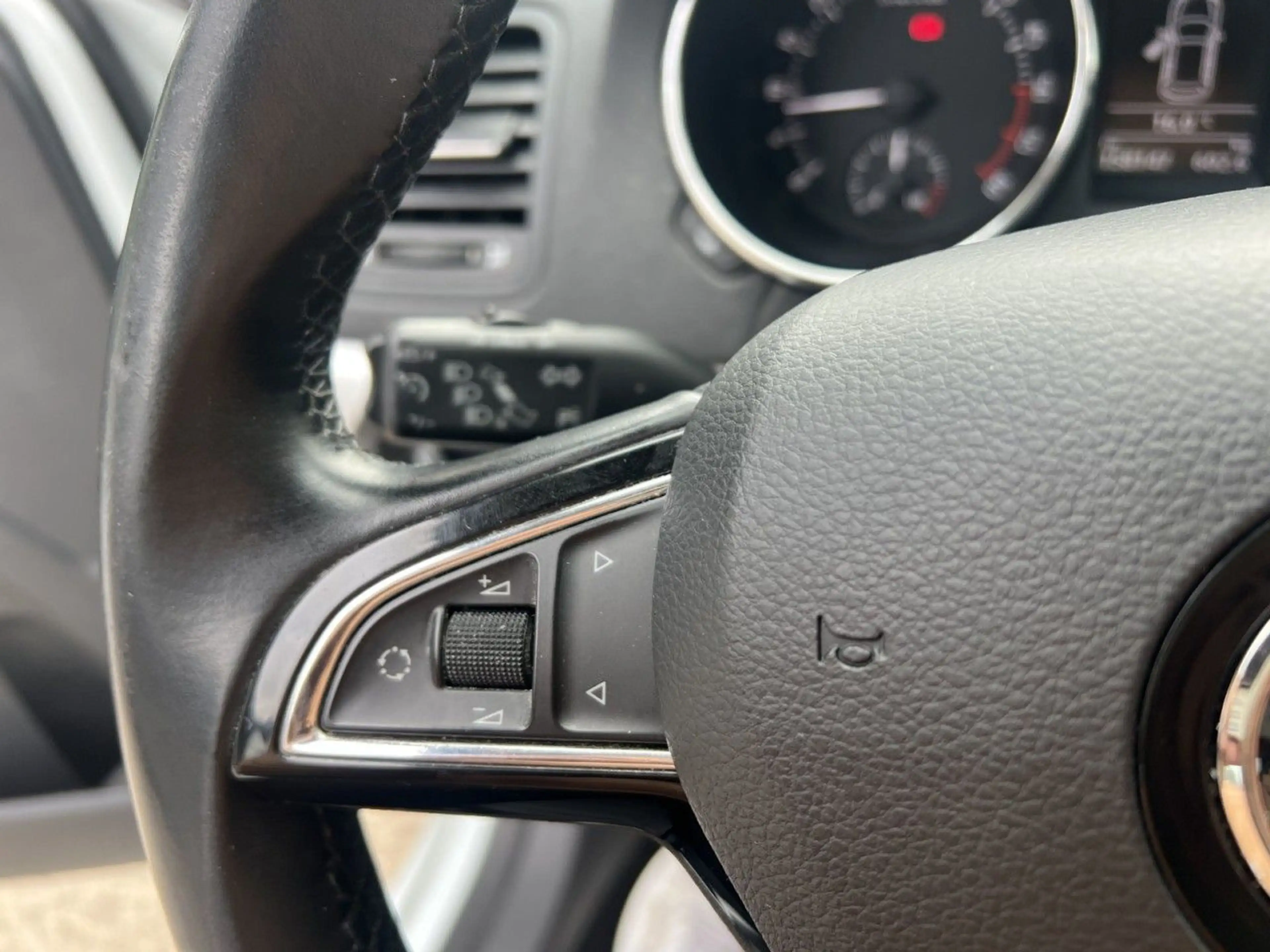Skoda Yeti Greenline Klima Einparkhilfe Sitzheizung — photo 13