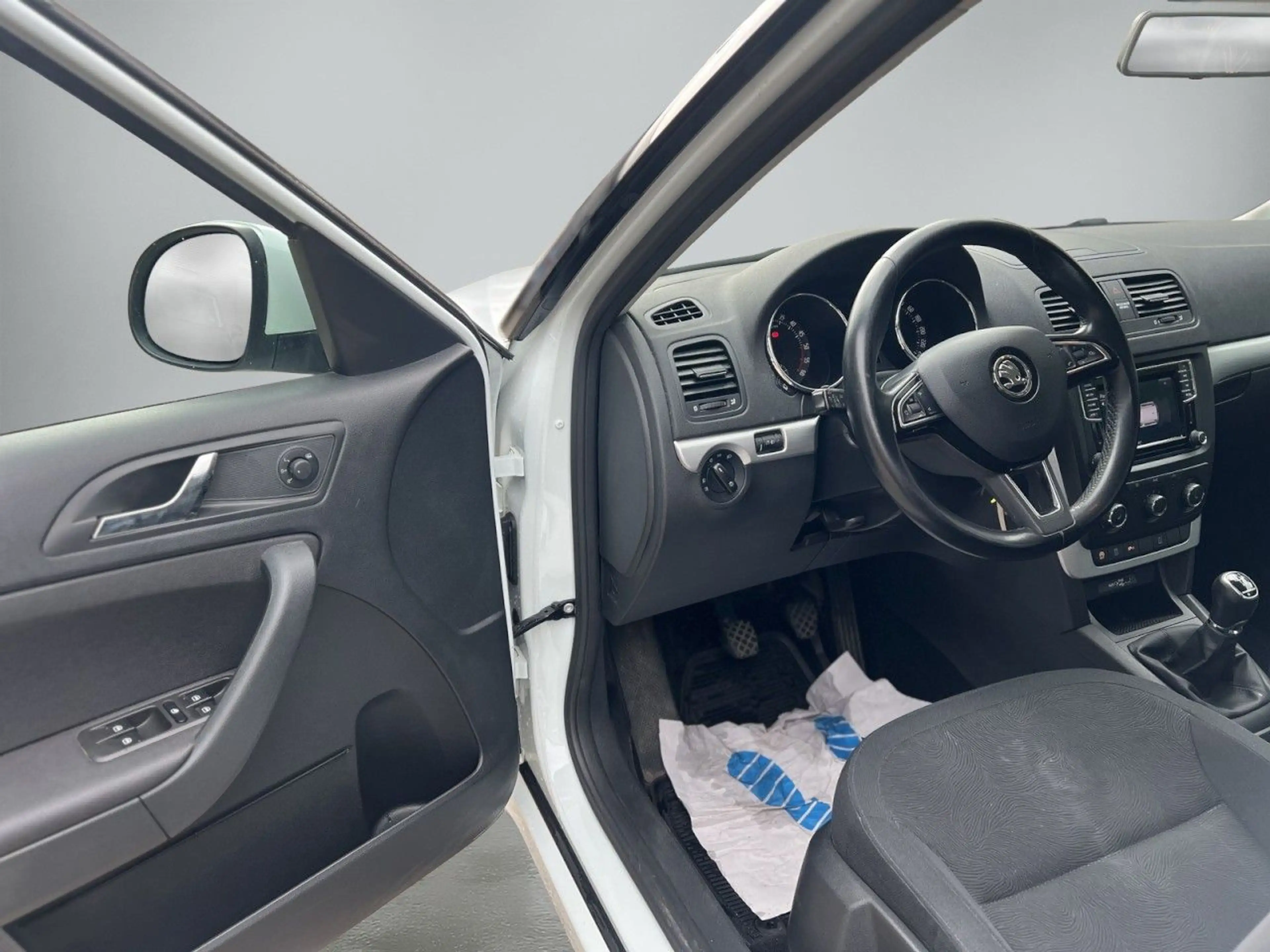 Skoda Yeti Greenline Klima Einparkhilfe Sitzheizung — photo 9