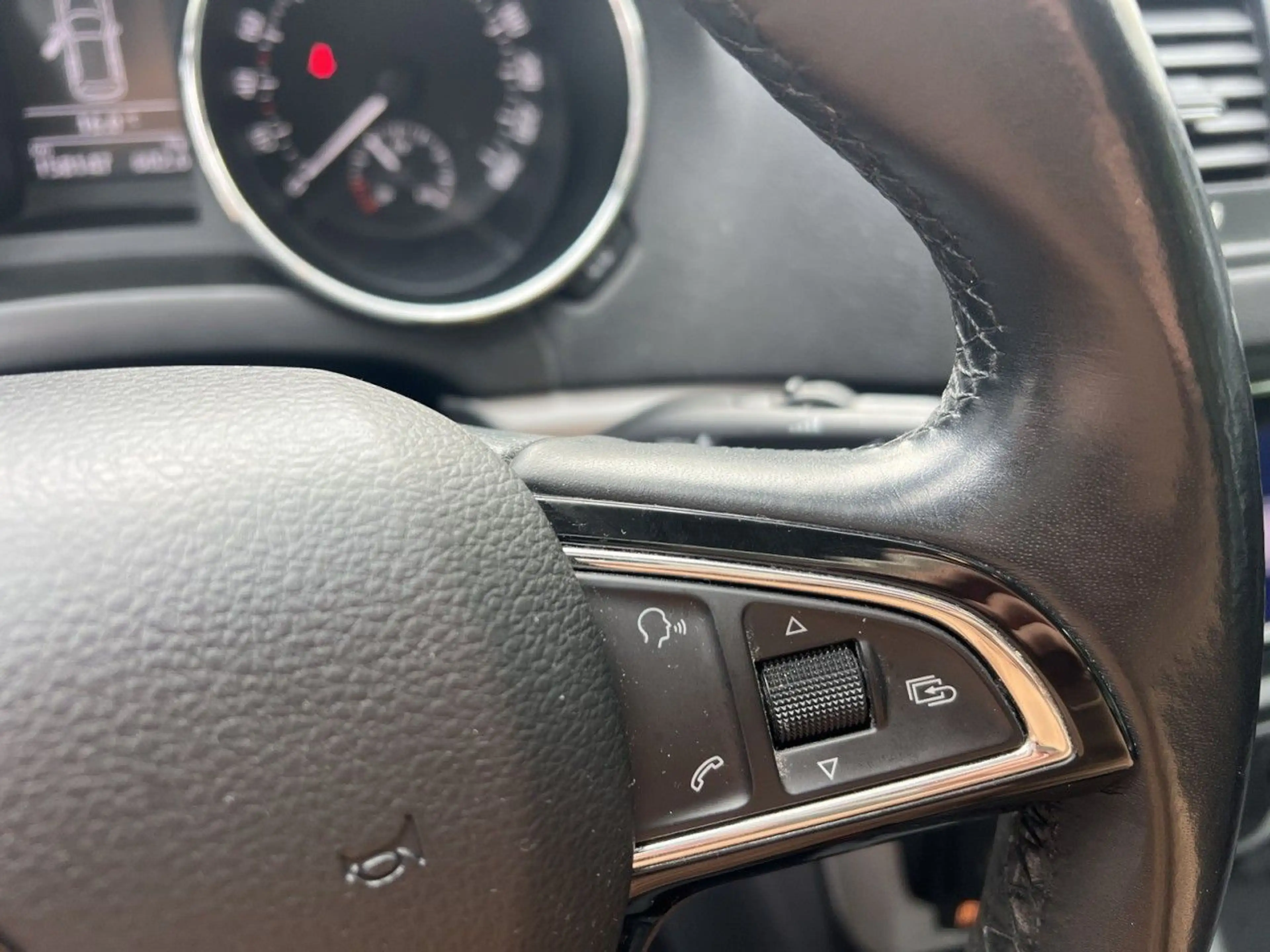 Skoda Yeti Greenline Klima Einparkhilfe Sitzheizung — photo 12