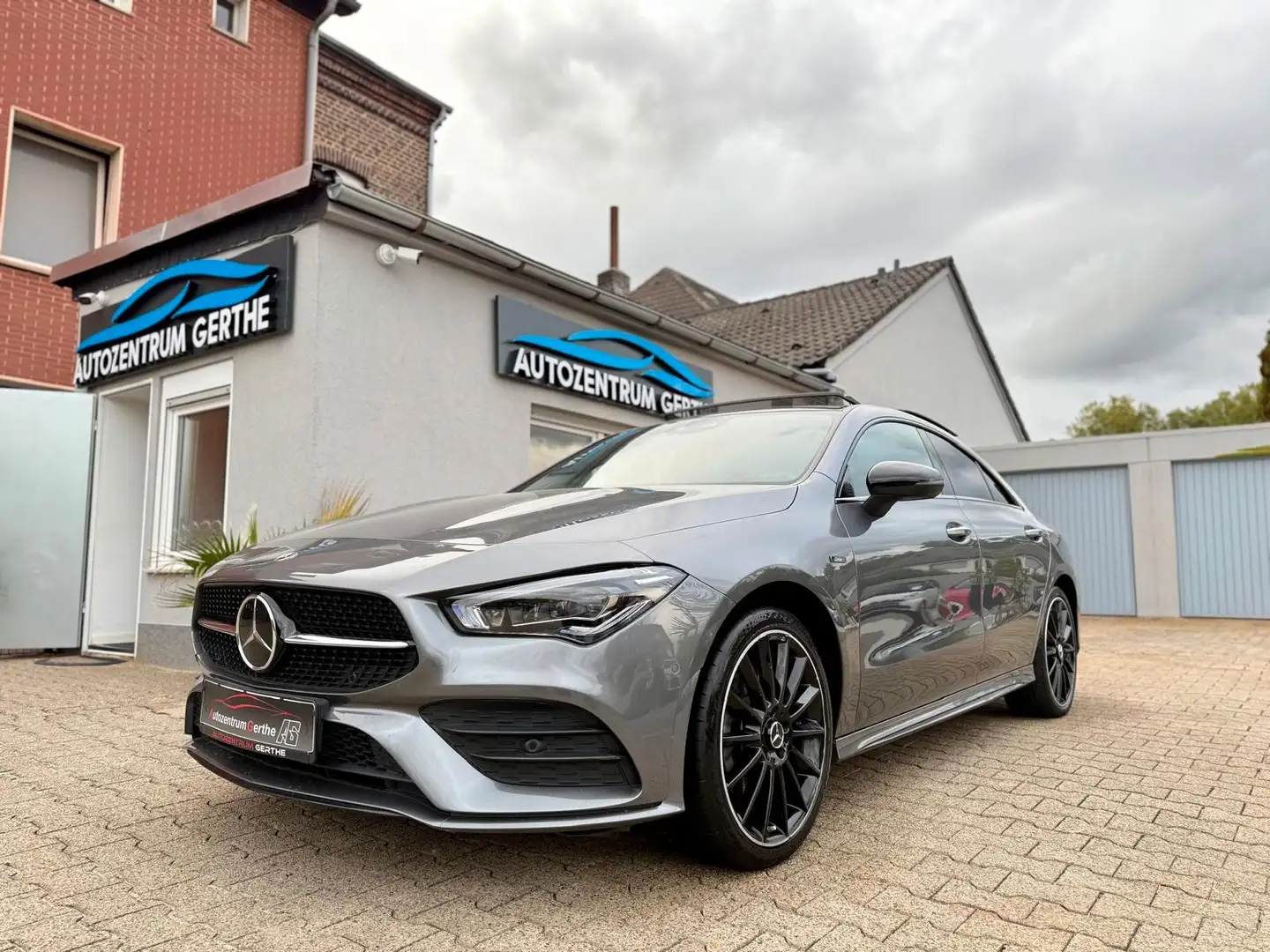 Mercedes-Benz CLA 250 e CLA -Klasse Edition*AMG*Pano*Night-Pak Grau - 2