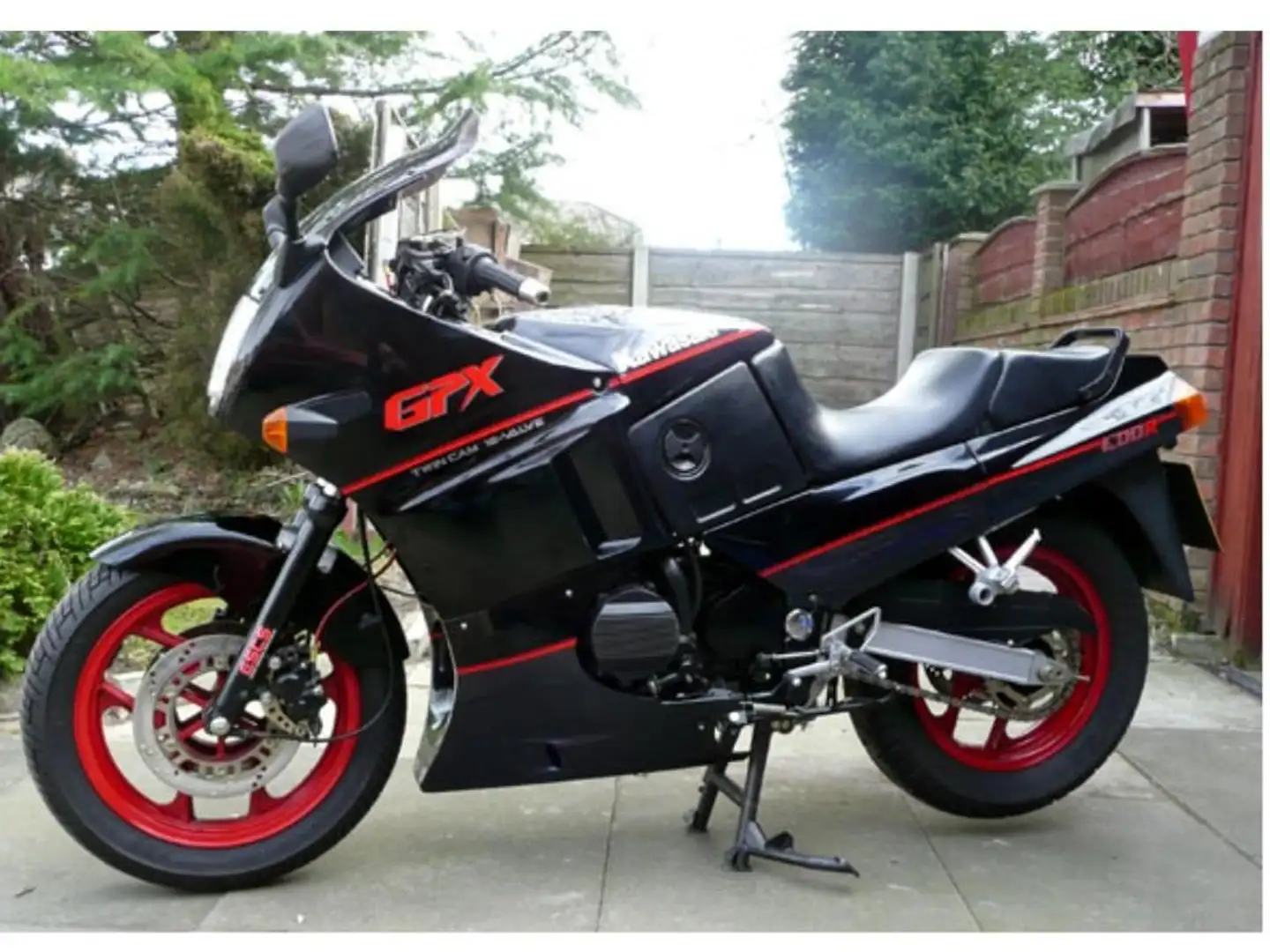 Kawasaki GPX 600 R Gevraagd kawasaki 600/750 te ruil voor fatbike v8 Zwart - 1