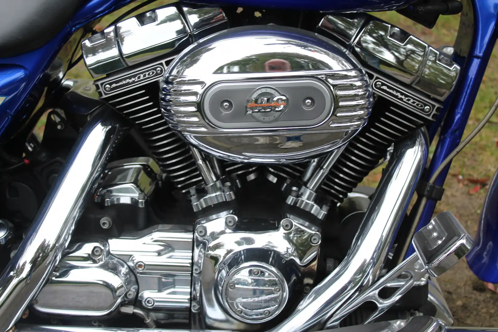 Harley-Davidson Road King FLHRSE Screaming Eagle CVO Albastru - 2