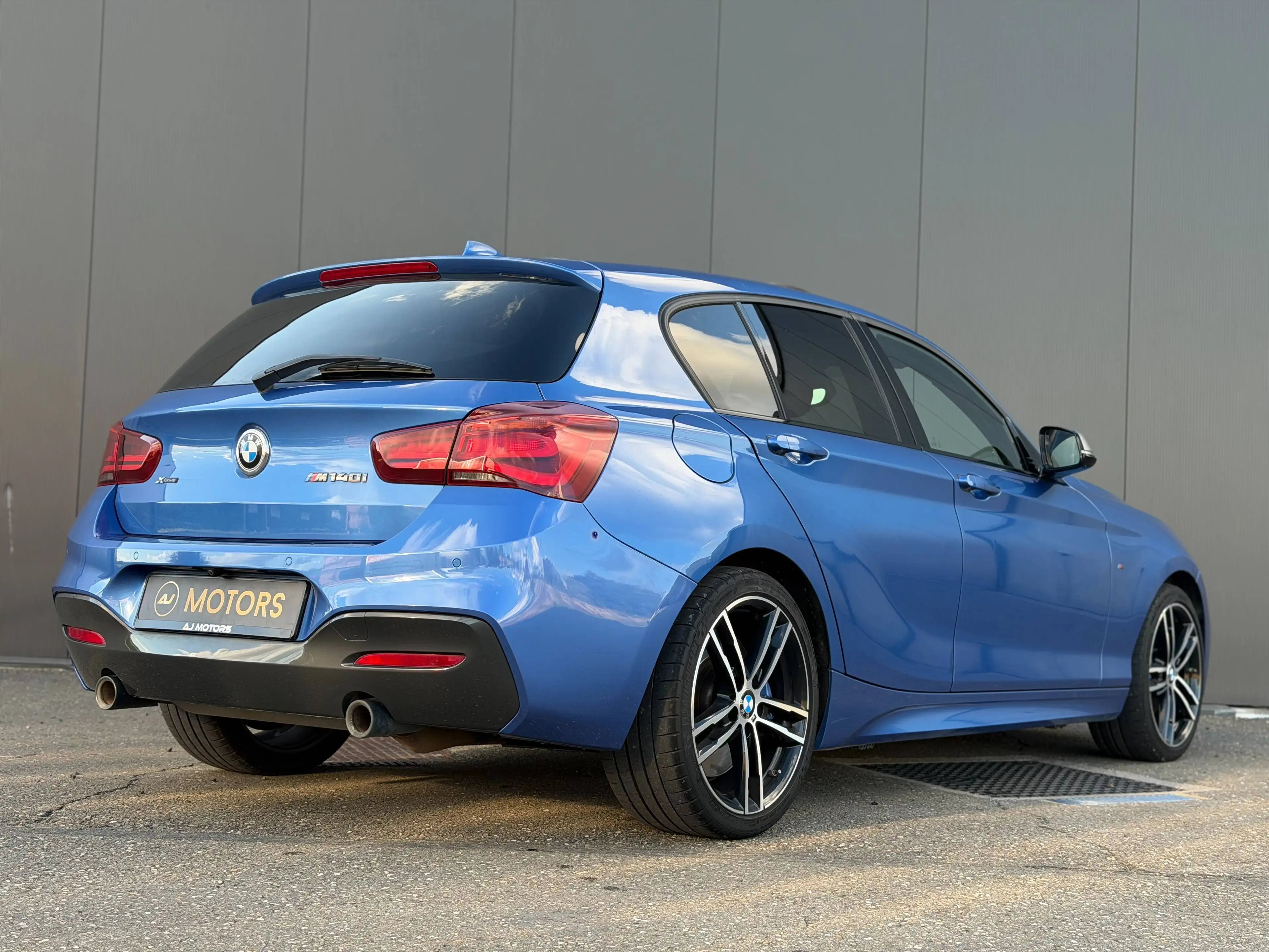BMW 140 i xDrive 340cv - Toit ouvrant - Harman - Navi Pro — photo 9