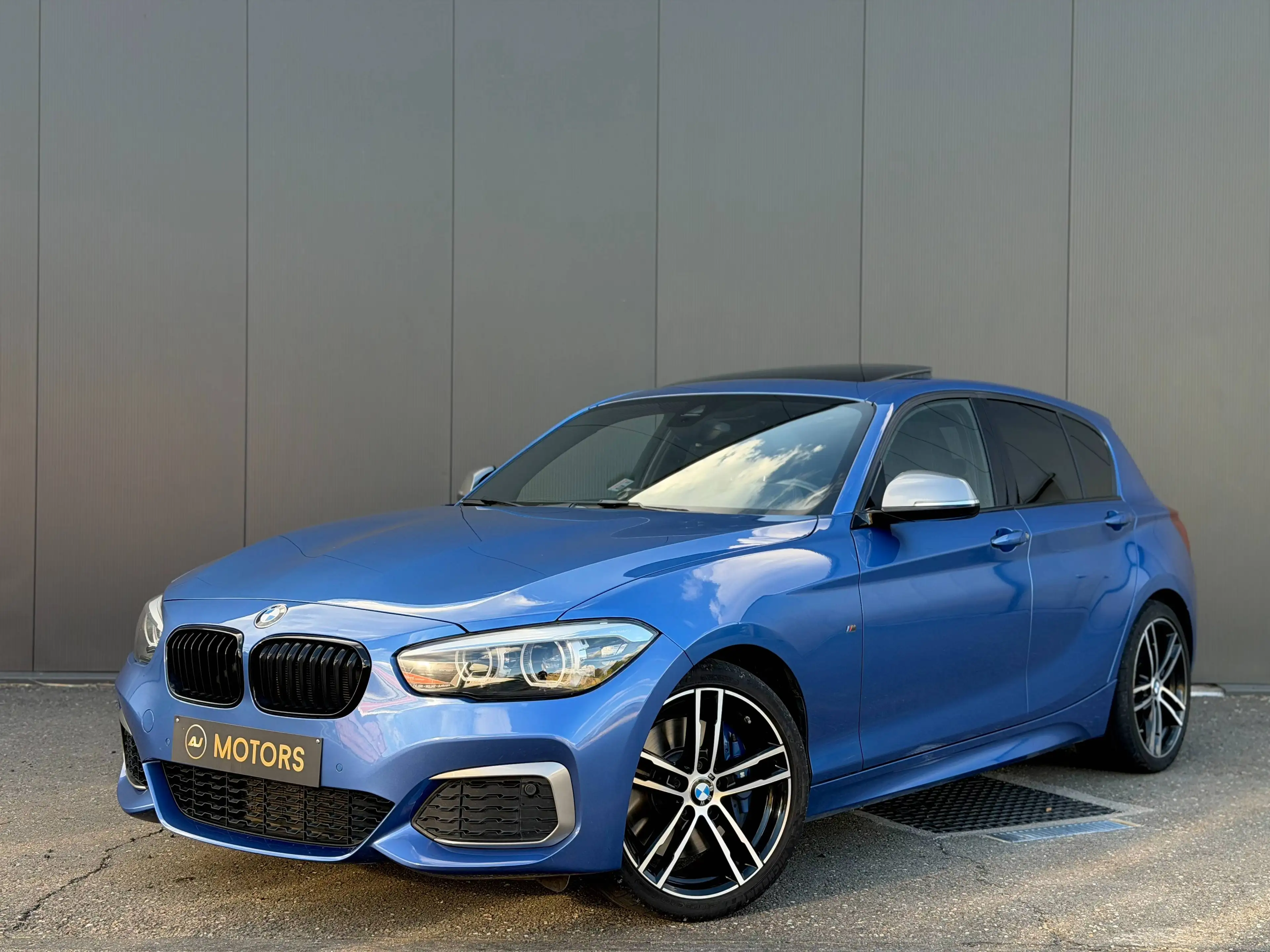 BMW 140 i xDrive 340cv - Toit ouvrant - Harman - Navi Pro
