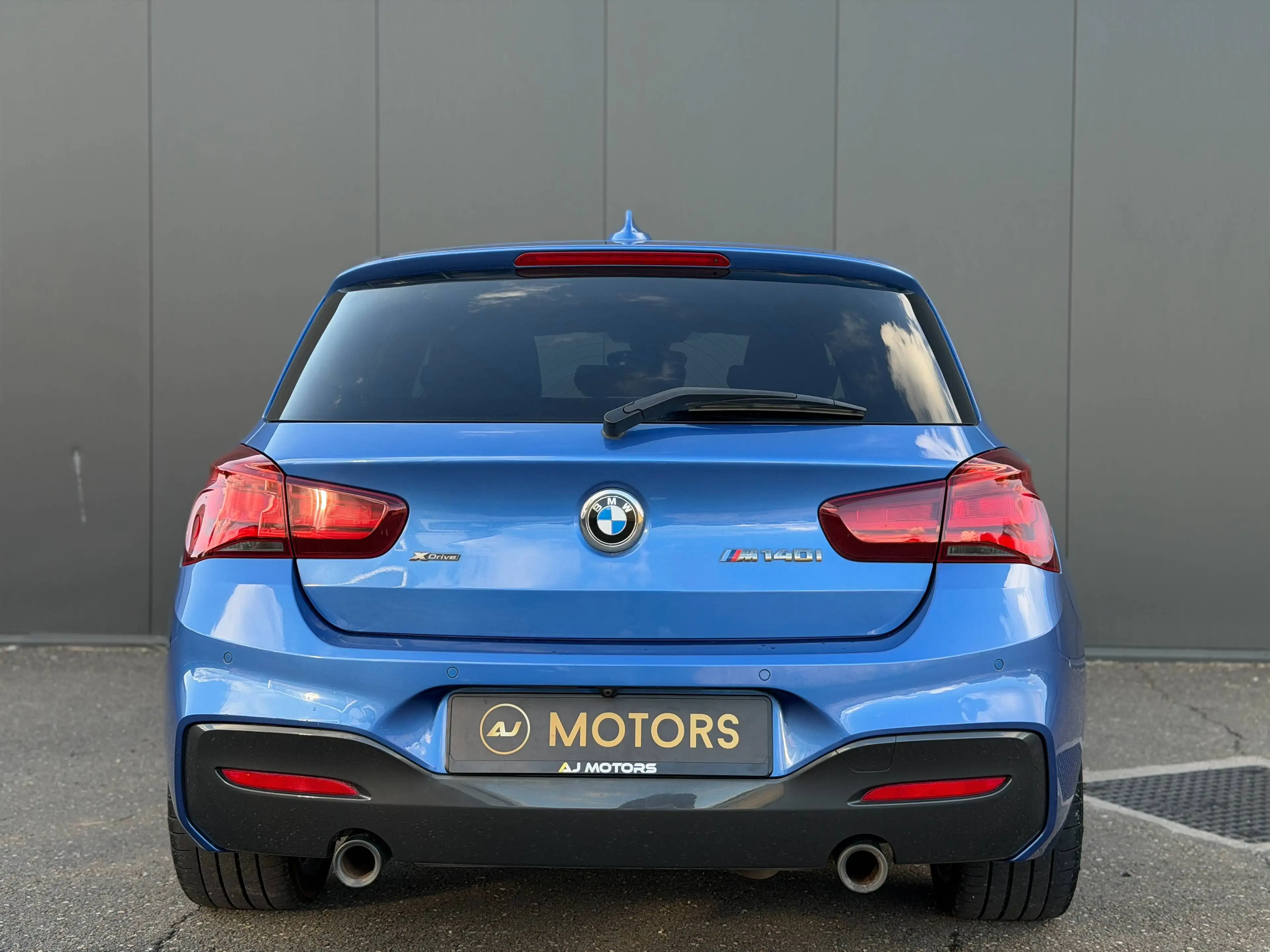 BMW 140 i xDrive 340cv - Toit ouvrant - Harman - Navi Pro — photo 7