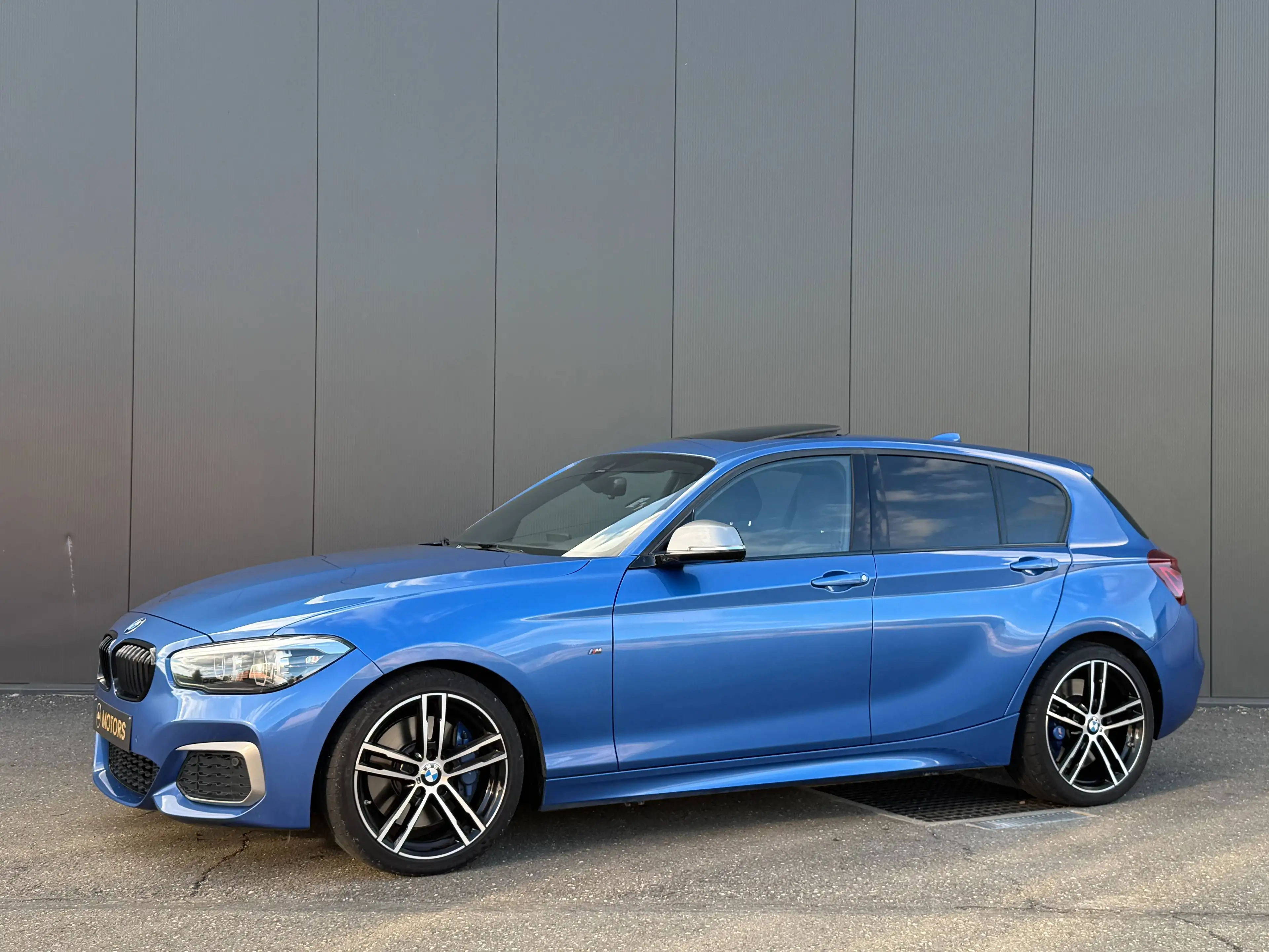 BMW 140 i xDrive 340cv - Toit ouvrant - Harman - Navi Pro — photo 3