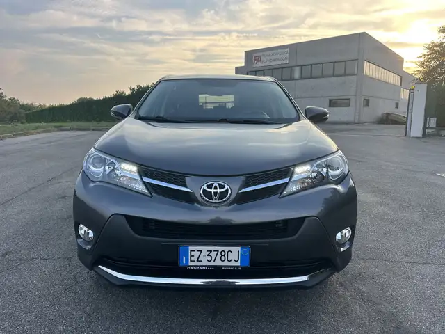 Toyota RAV4 2.0 d-4d Lounge 4wd 124cv mt