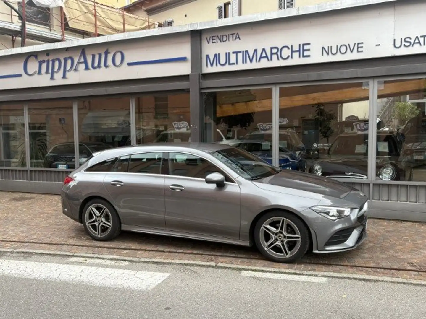 Mercedes-Benz CLA 180 Shooting Brake Premium Automatica Gris - 1