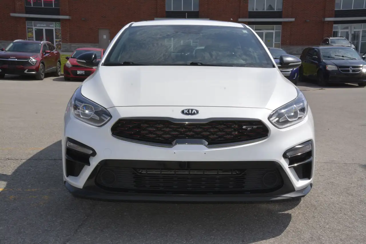 Kia Forte снимка Kia Forte