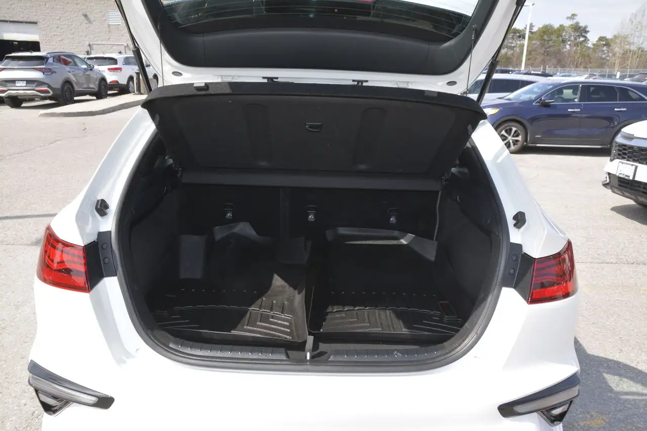 Kia Forte снимка Kia Forte
