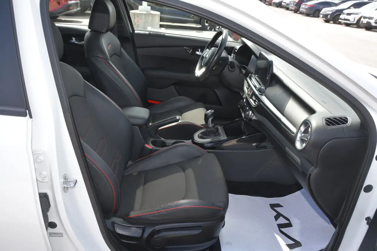 Kia Forte снимка Kia Forte