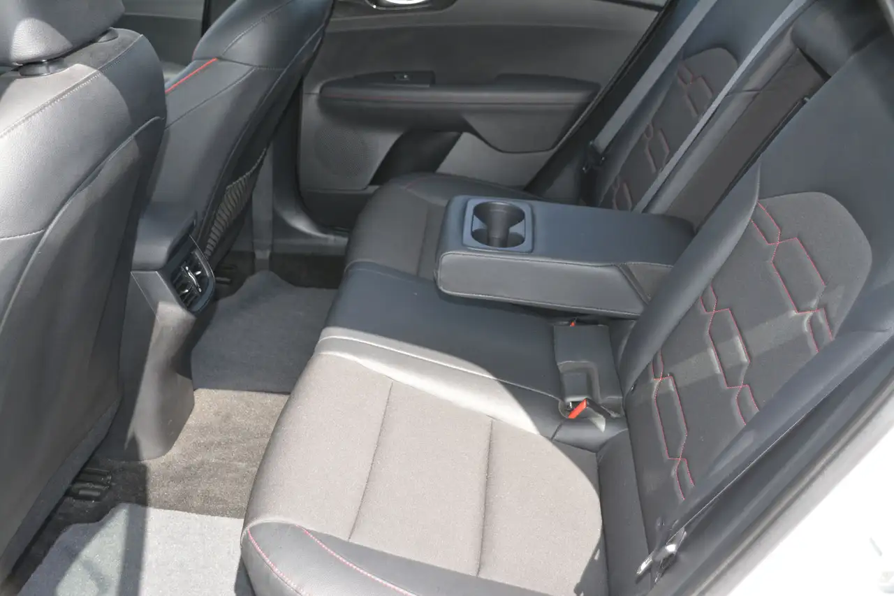 Kia Forte снимка Kia Forte