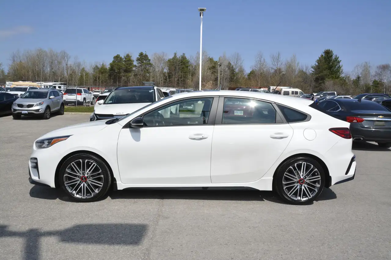 Kia Forte снимка Kia Forte