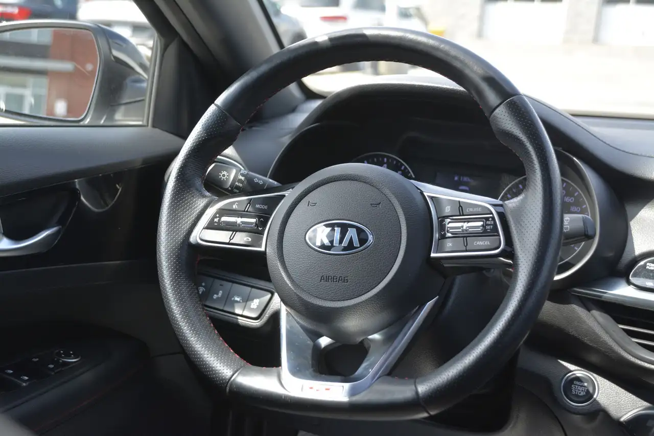 Kia Forte снимка Kia Forte