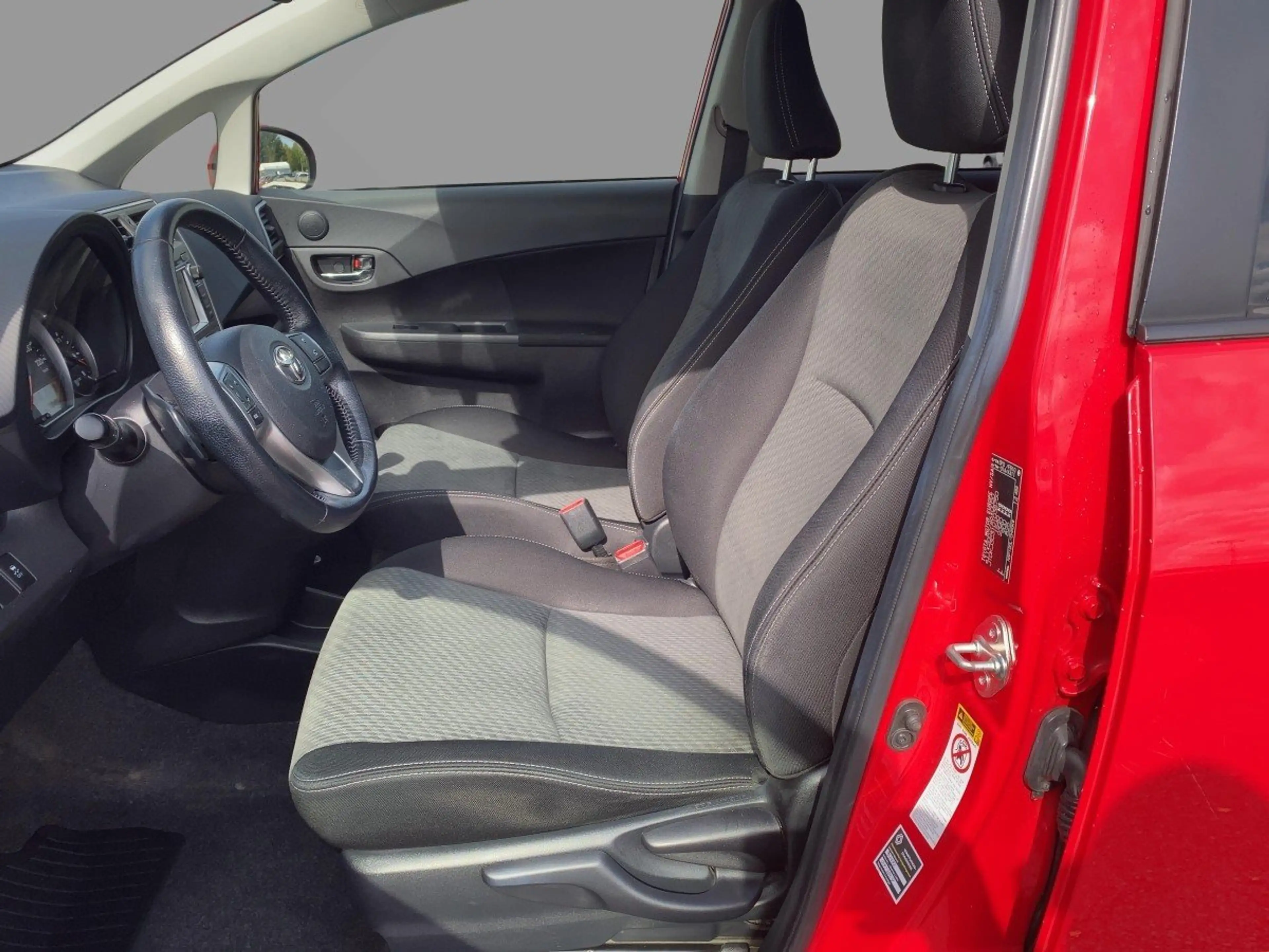 Toyota Verso-S 1.3 Club CAM*LED*AUT*Kam.*KeyLess*KlimaA — photo 8