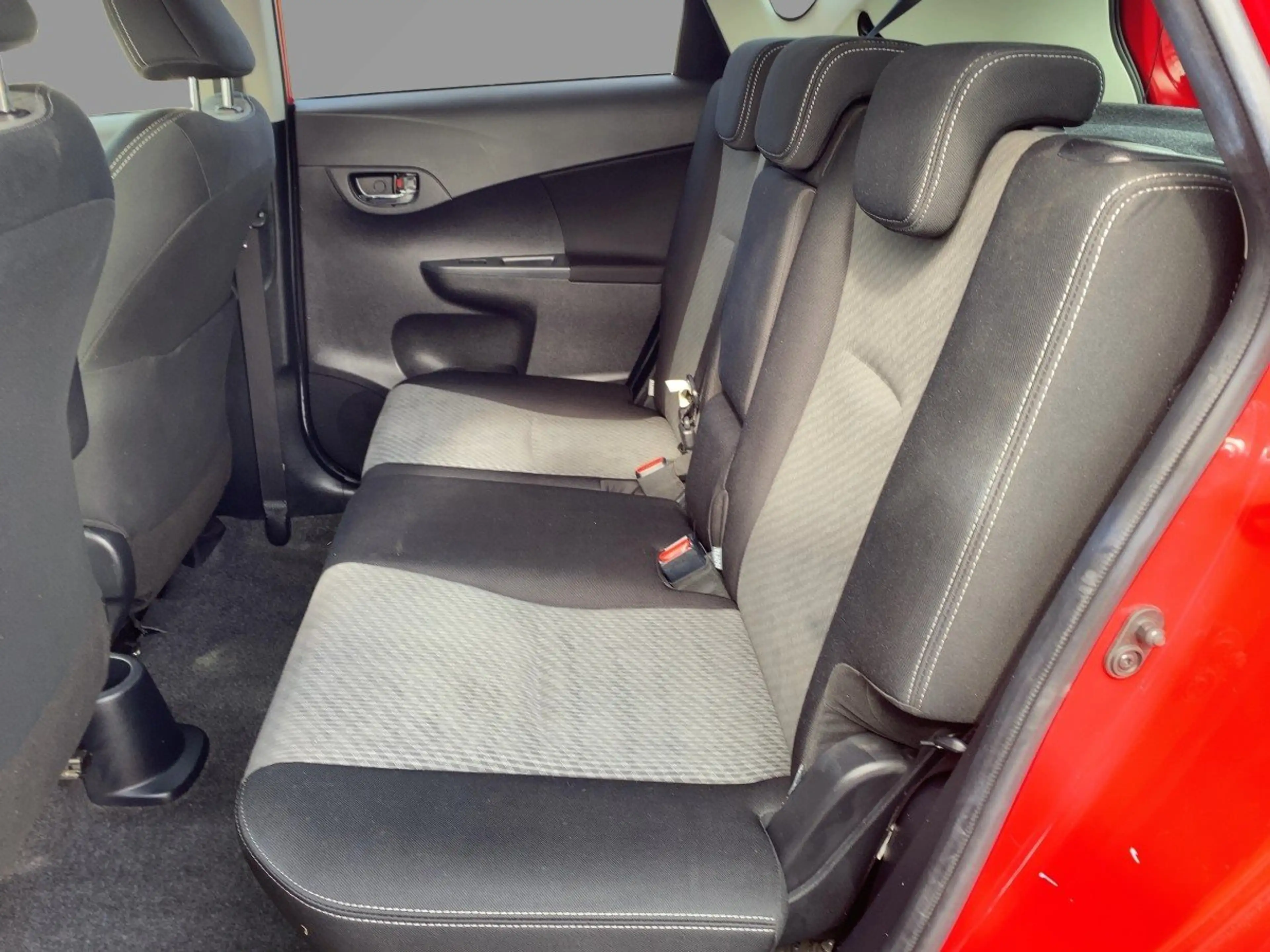 Toyota Verso-S 1.3 Club CAM*LED*AUT*Kam.*KeyLess*KlimaA — photo 9