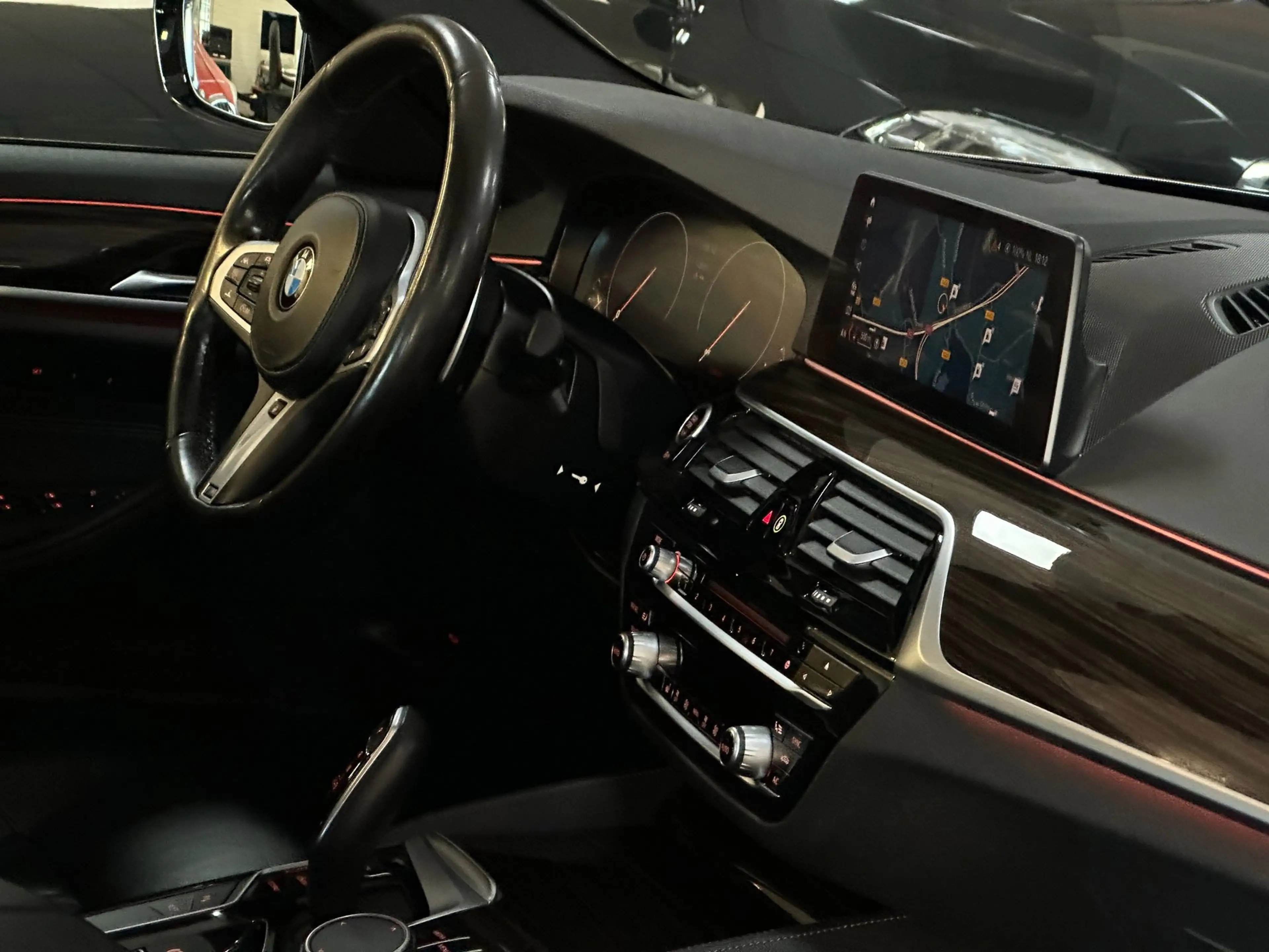 BMW 530 5-serie 530i High Executive/PANO-DAK/LEDER/CAMERA/ — photo 16