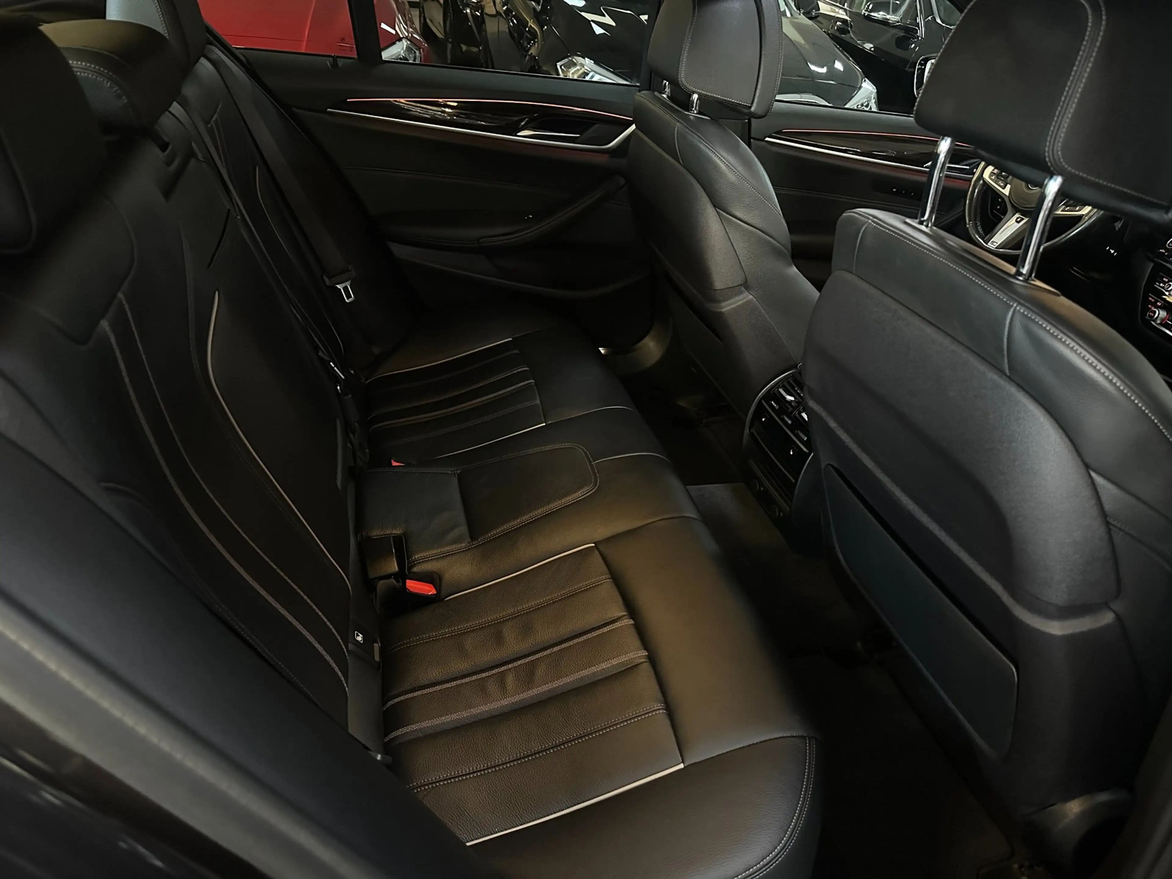 BMW 530 5-serie 530i High Executive/PANO-DAK/LEDER/CAMERA/ — photo 17