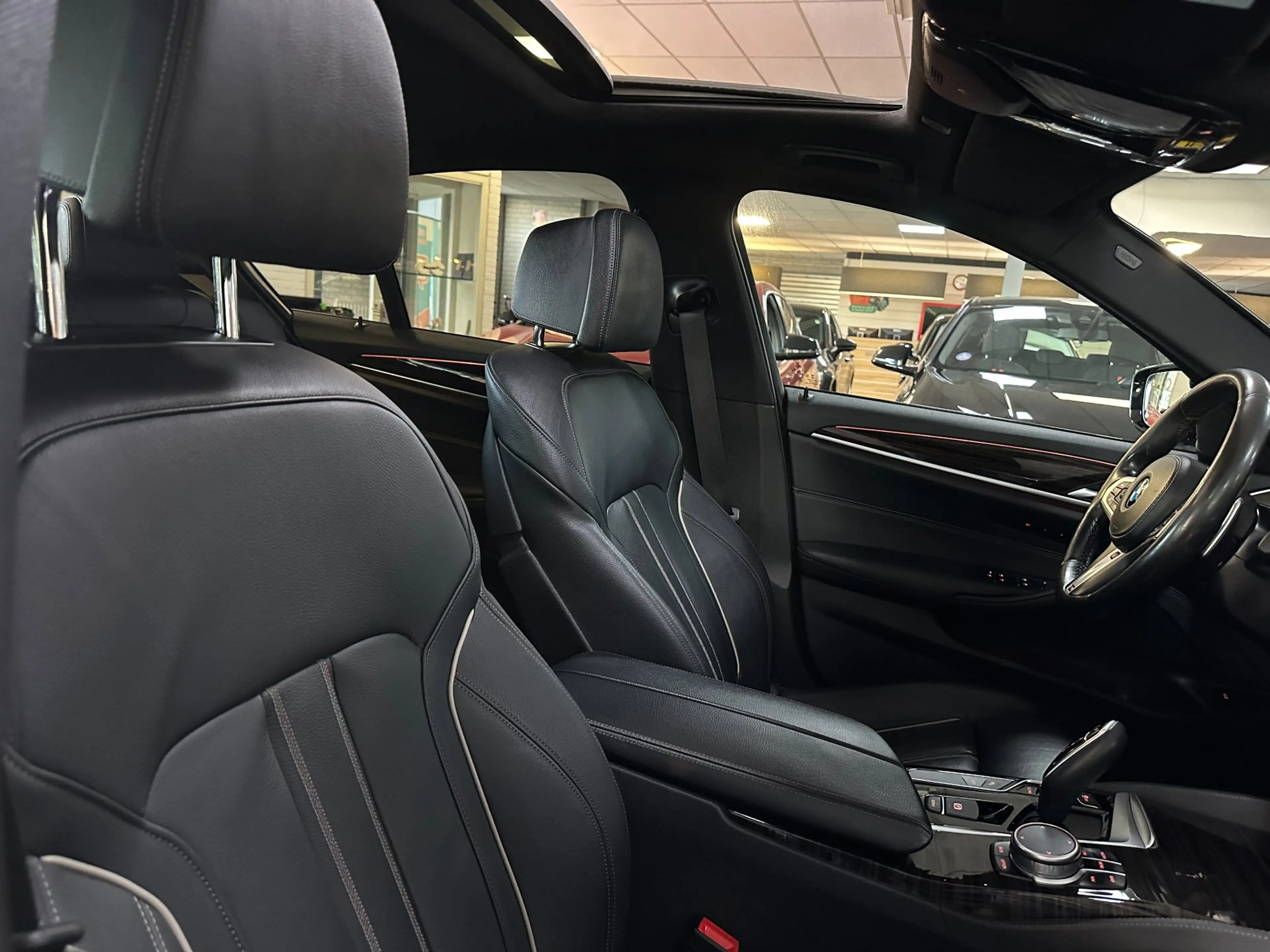 BMW 530 5-serie 530i High Executive/PANO-DAK/LEDER/CAMERA/ — photo 12