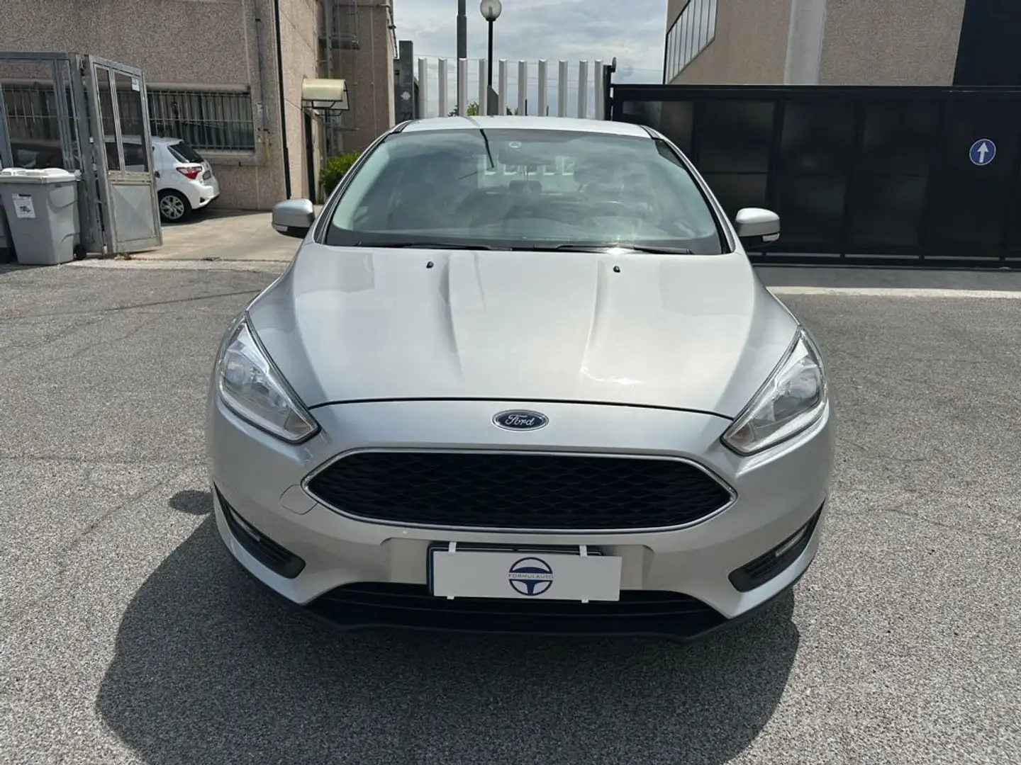 Ford Focus 1.0 EcoBoost 100cv Start&Stop Business Grigio - 2