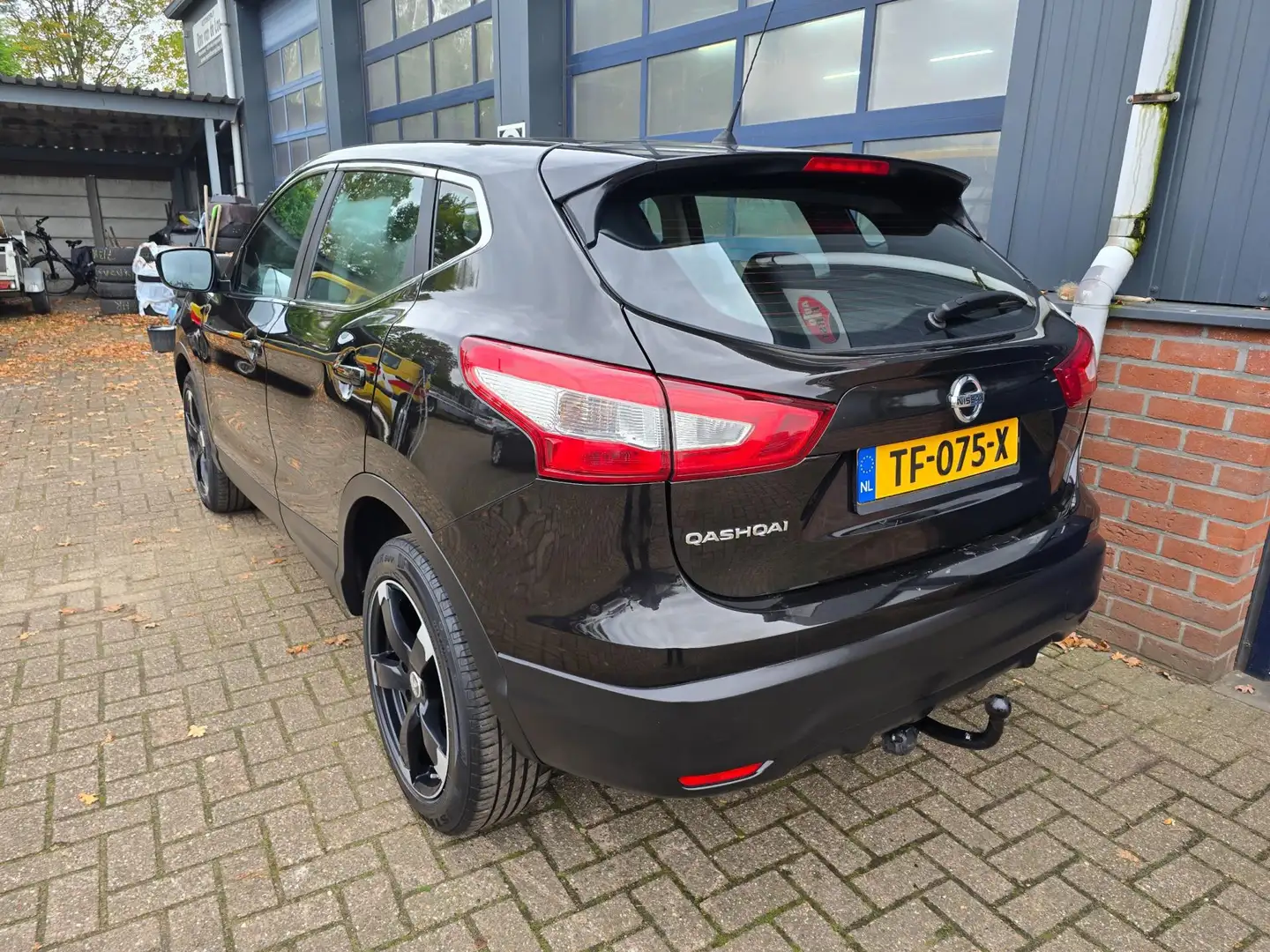 Nissan Qashqai 1.2 Acenta/EXPORT Zwart - 2
