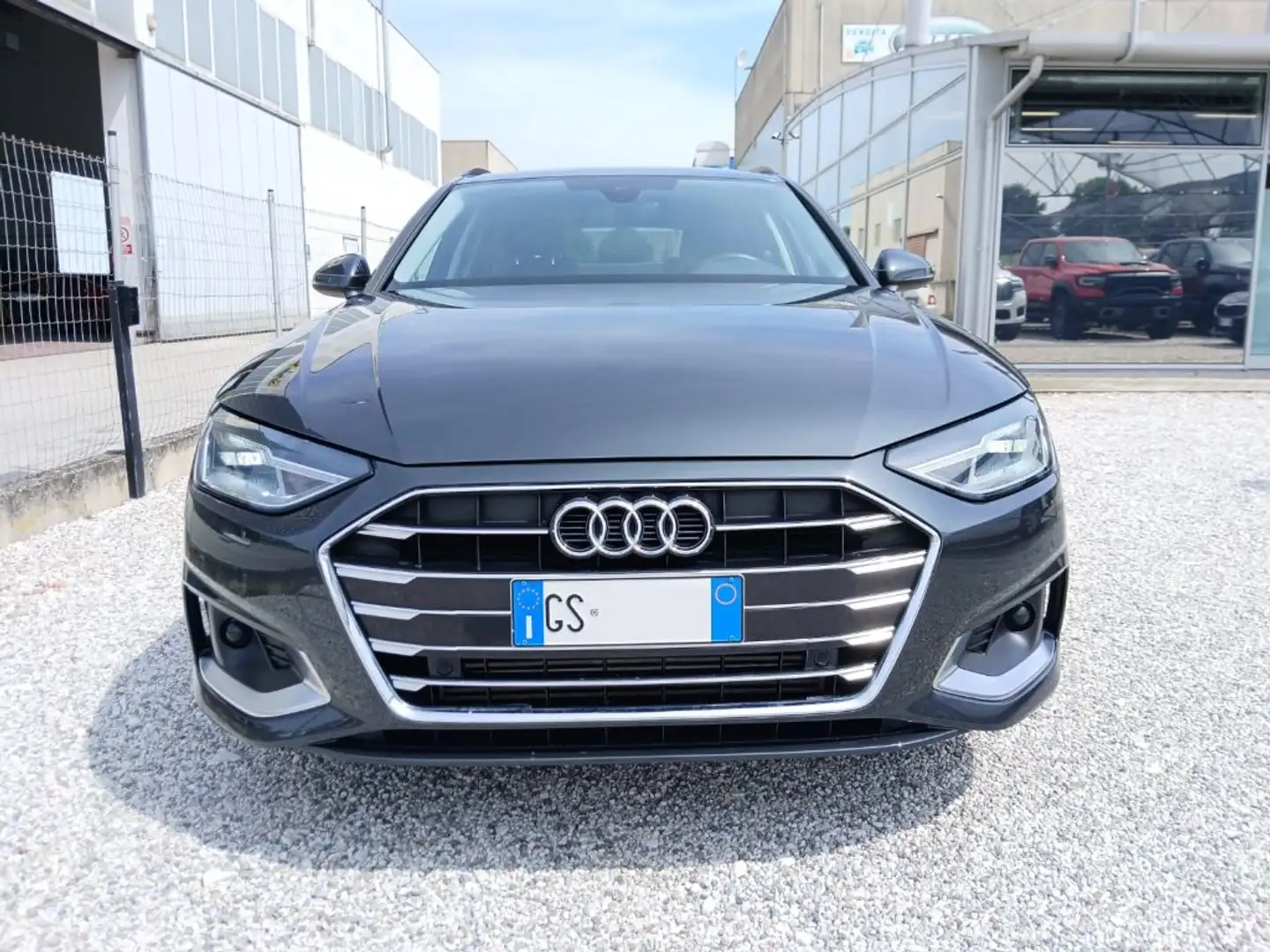 Audi A4 Avant 35 TFSI S tronic Business Advanced (MHEV) Grigio - 2