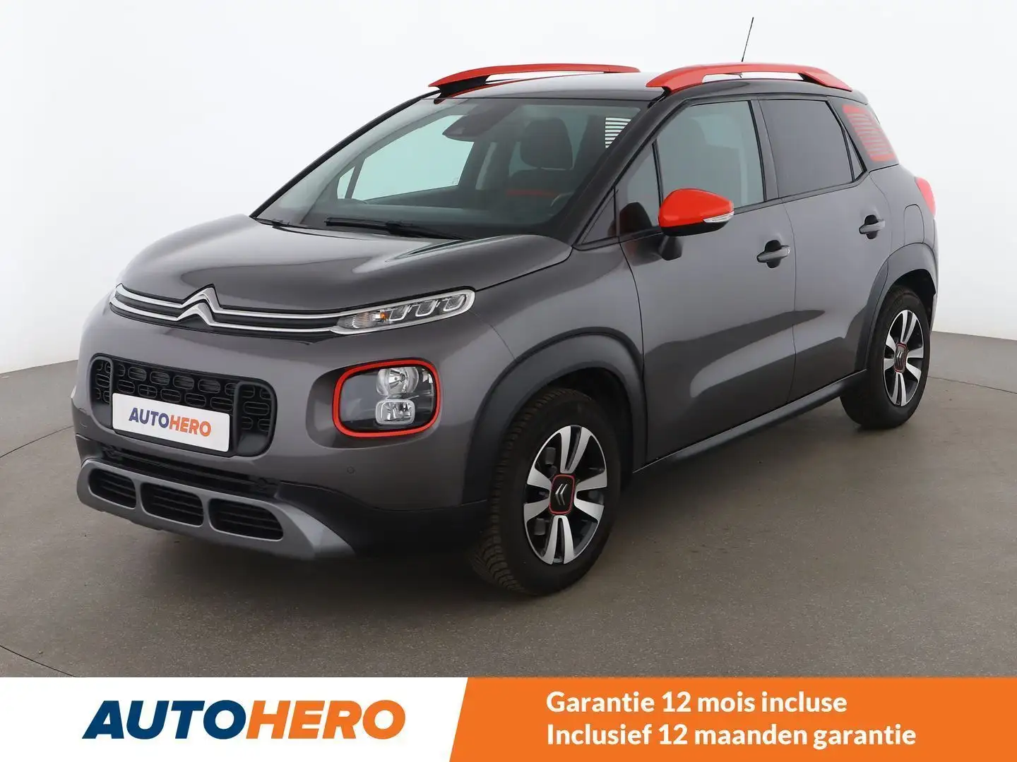 Citroen C3 Aircross 1.2 PureTech Shine Grijs - 1