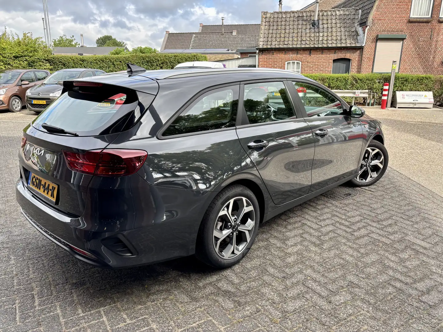 Kia Ceed SW / cee'd SW Sportswagon 1.5 T-GDi DynamicLine,1 jaar garantie Grijs - 2
