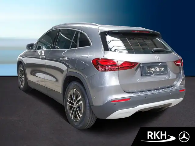 Mercedes-Benz Gla view 4